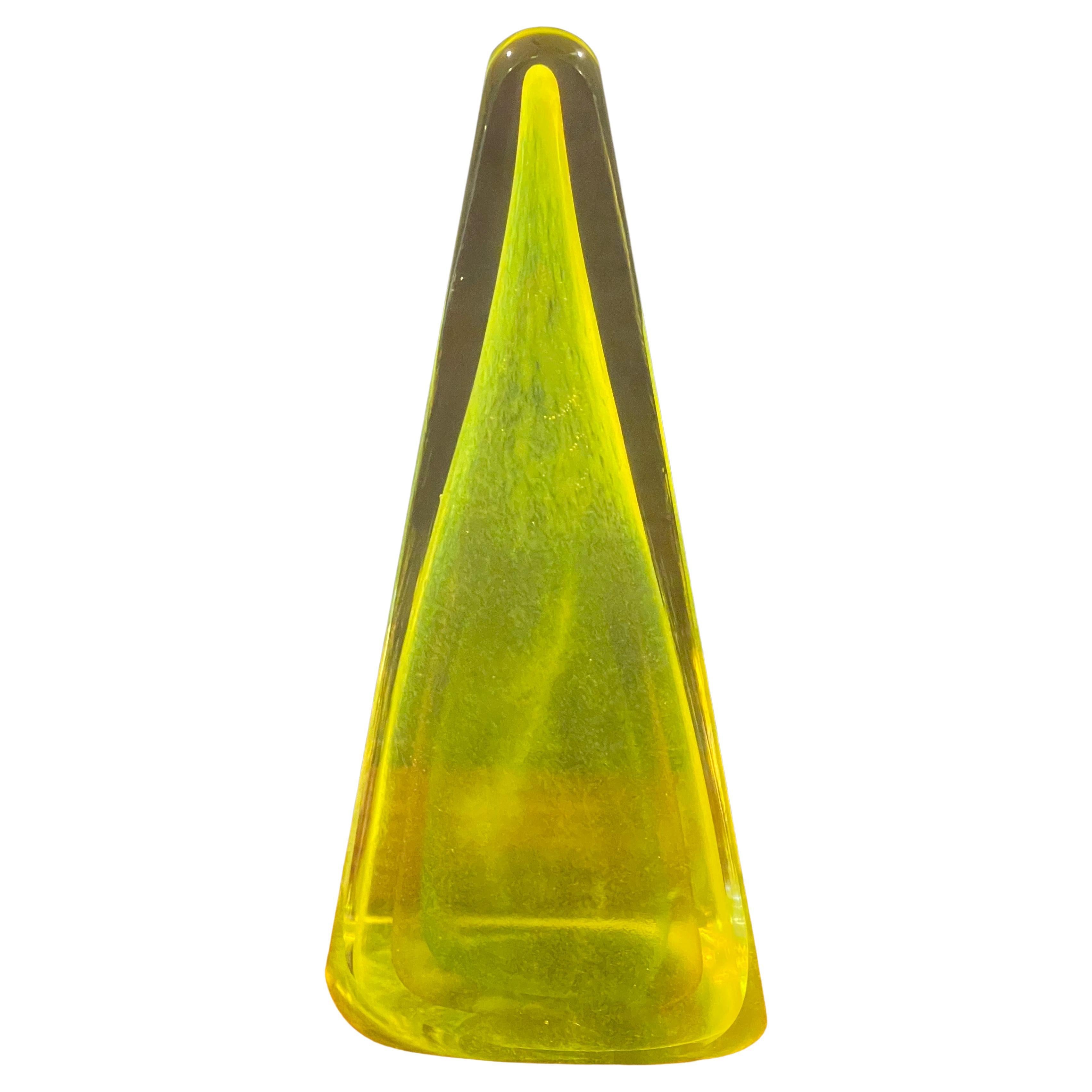 Large sommerso uranium art glass pyramid sculpture by Murano Glass, circa 1970s. The piece is clear glass on the outside with various shades of greenish yellow in the center. The sculpture is in very good vintage condition with no chips or cracks
