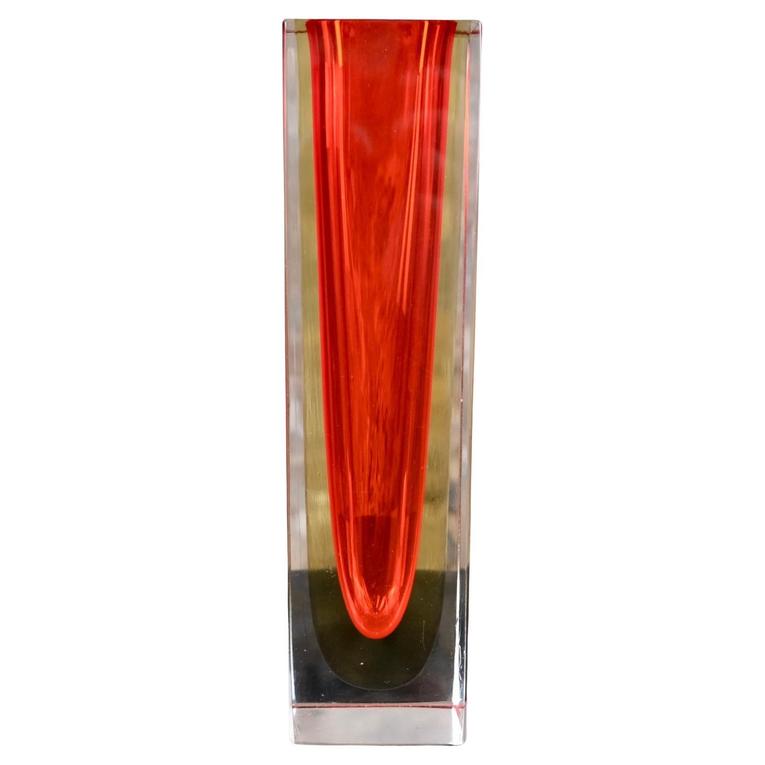 Beautiful and large Sommerso vase, made in Murano, with Murano glass technic, in the 1960s.
Red color.
Very good condition, light scratches.
H25cm, 6,5cm sides
