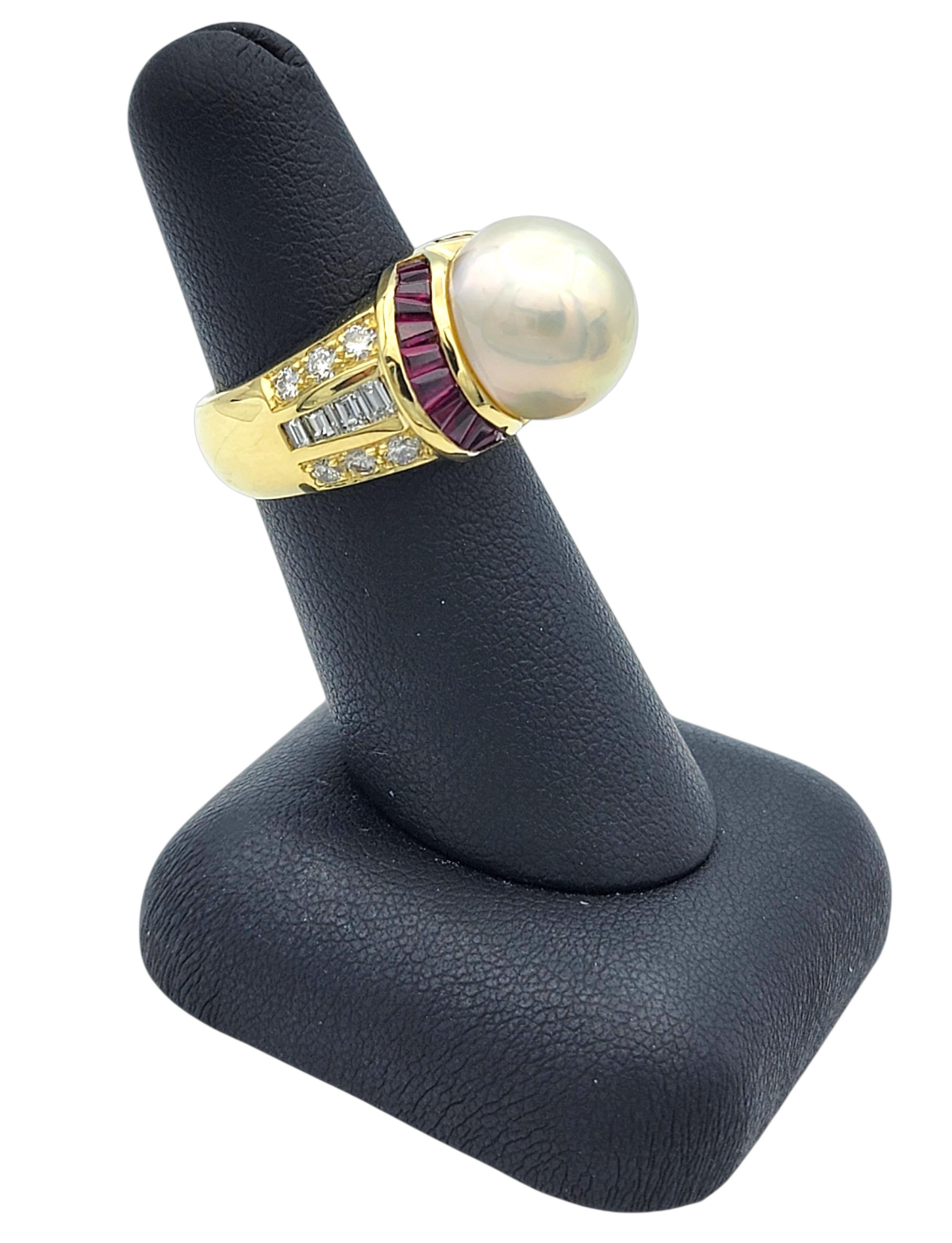 Grande anello cocktail con perle dei mari del sud, rubini e diamanti in oro giallo 18 carati in vendita 6
