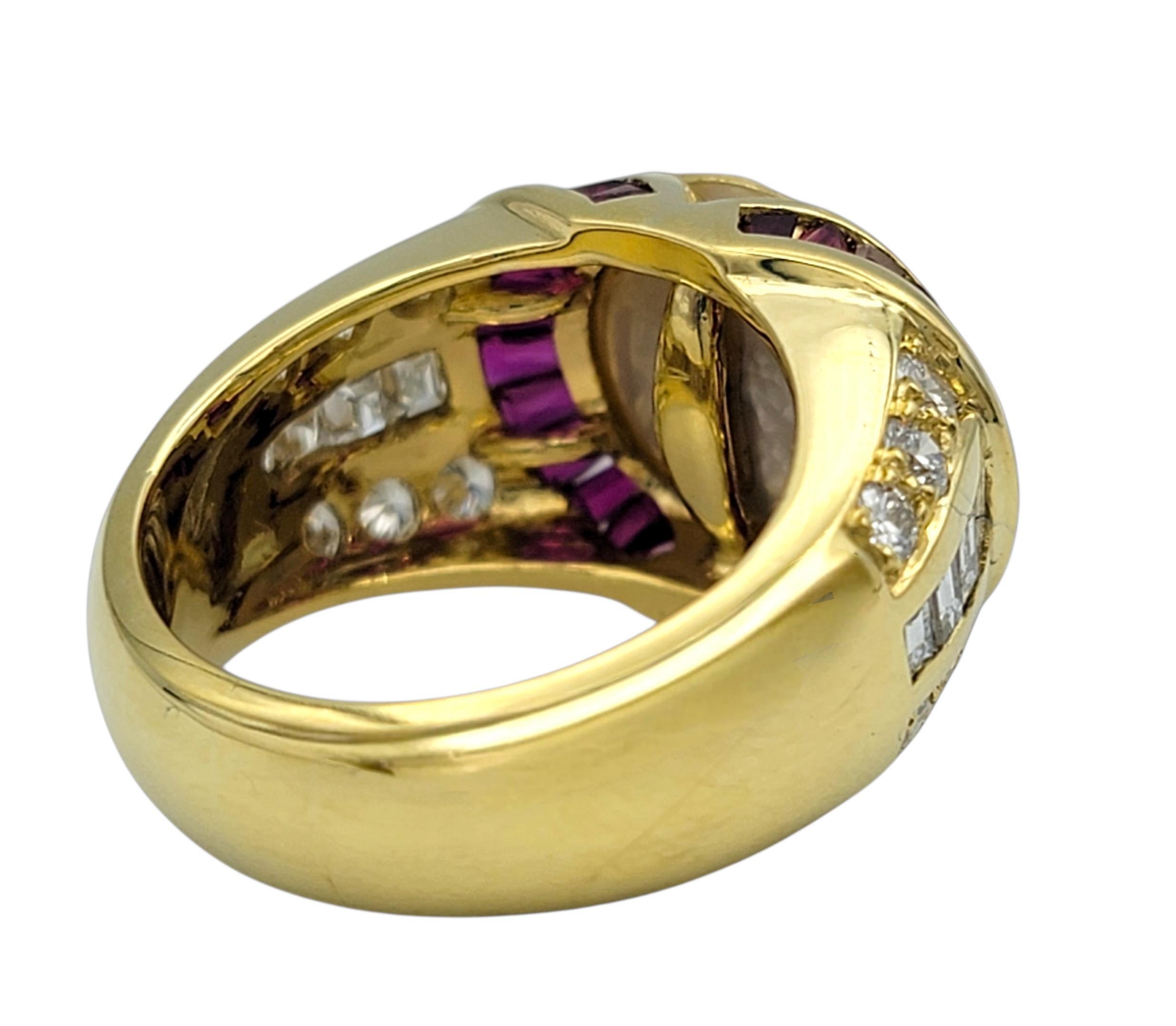 Grande anello cocktail con perle dei mari del sud, rubini e diamanti in oro giallo 18 carati in vendita 1