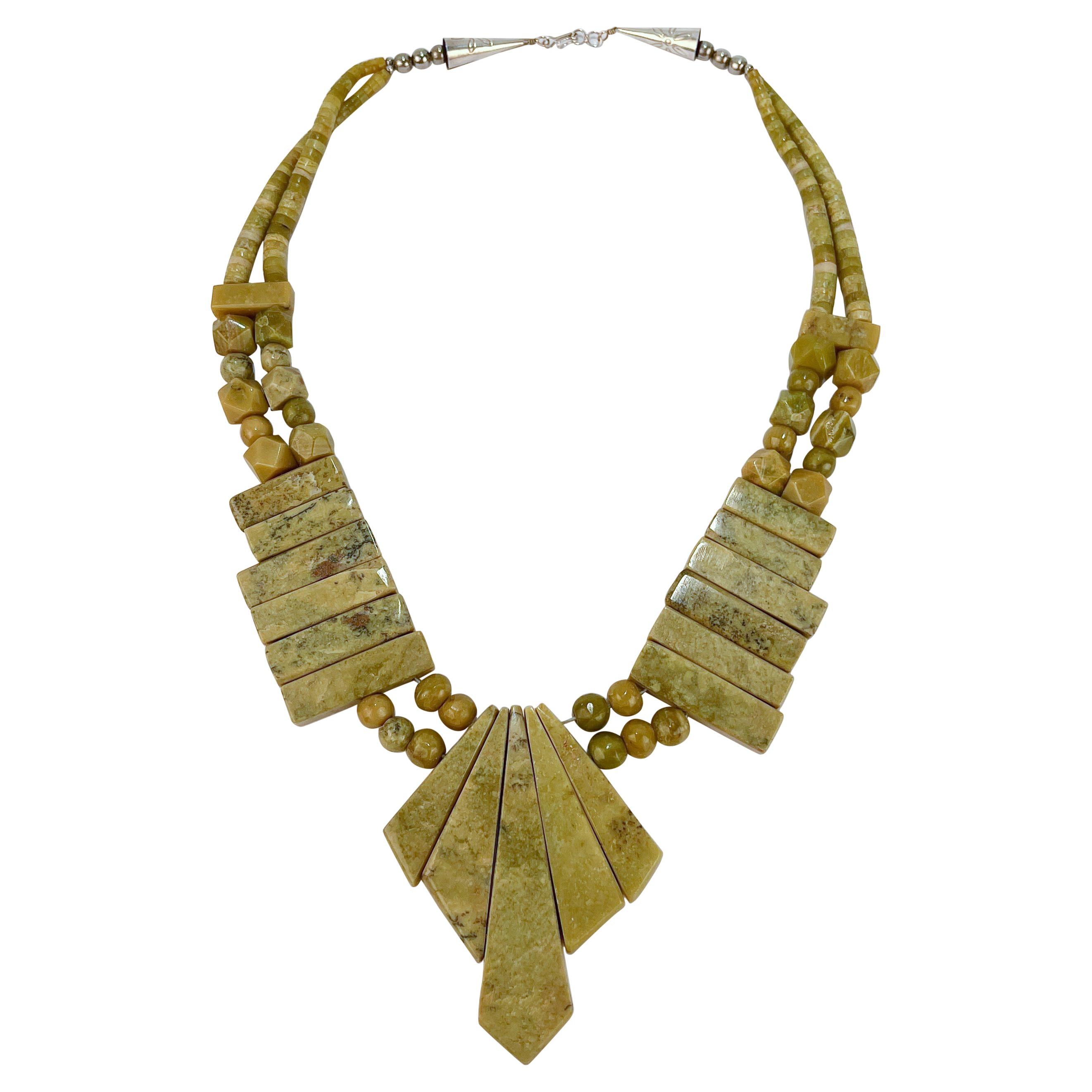 Große Halskette aus Gaspeit und Silber im Navajo-Stil aus dem Südwesten im Angebot