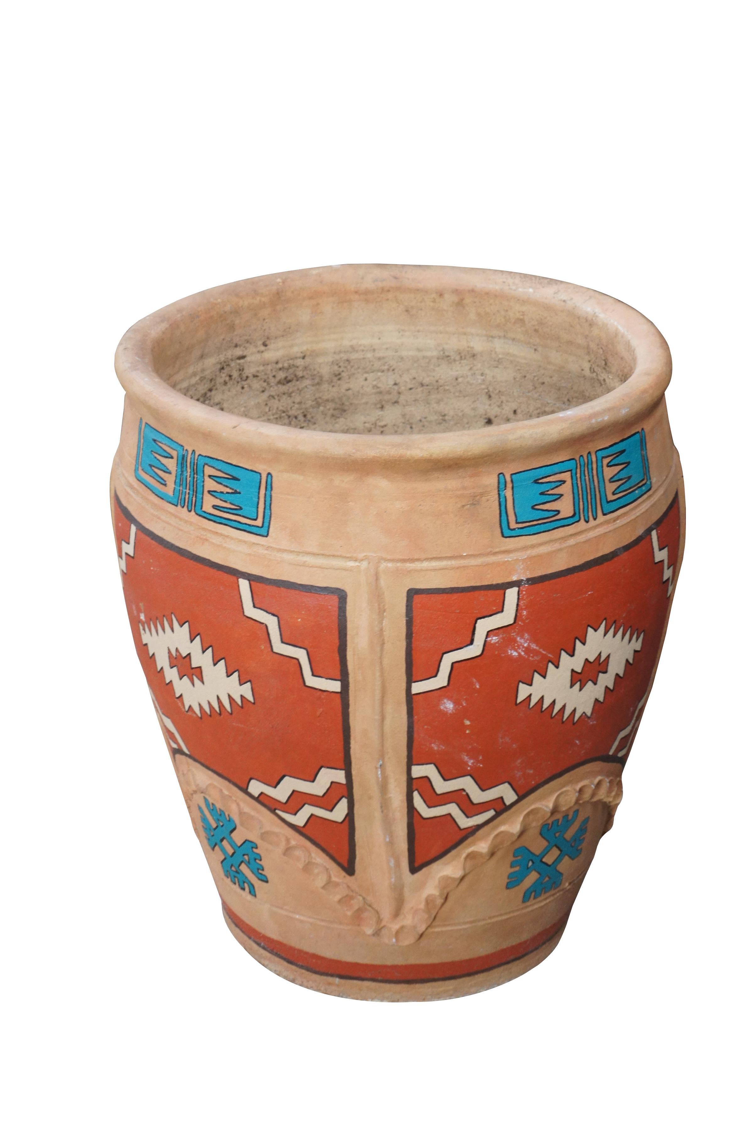 Americano Vaso grande Southwestern dipinto a mano in ceramica di argilla in vendita