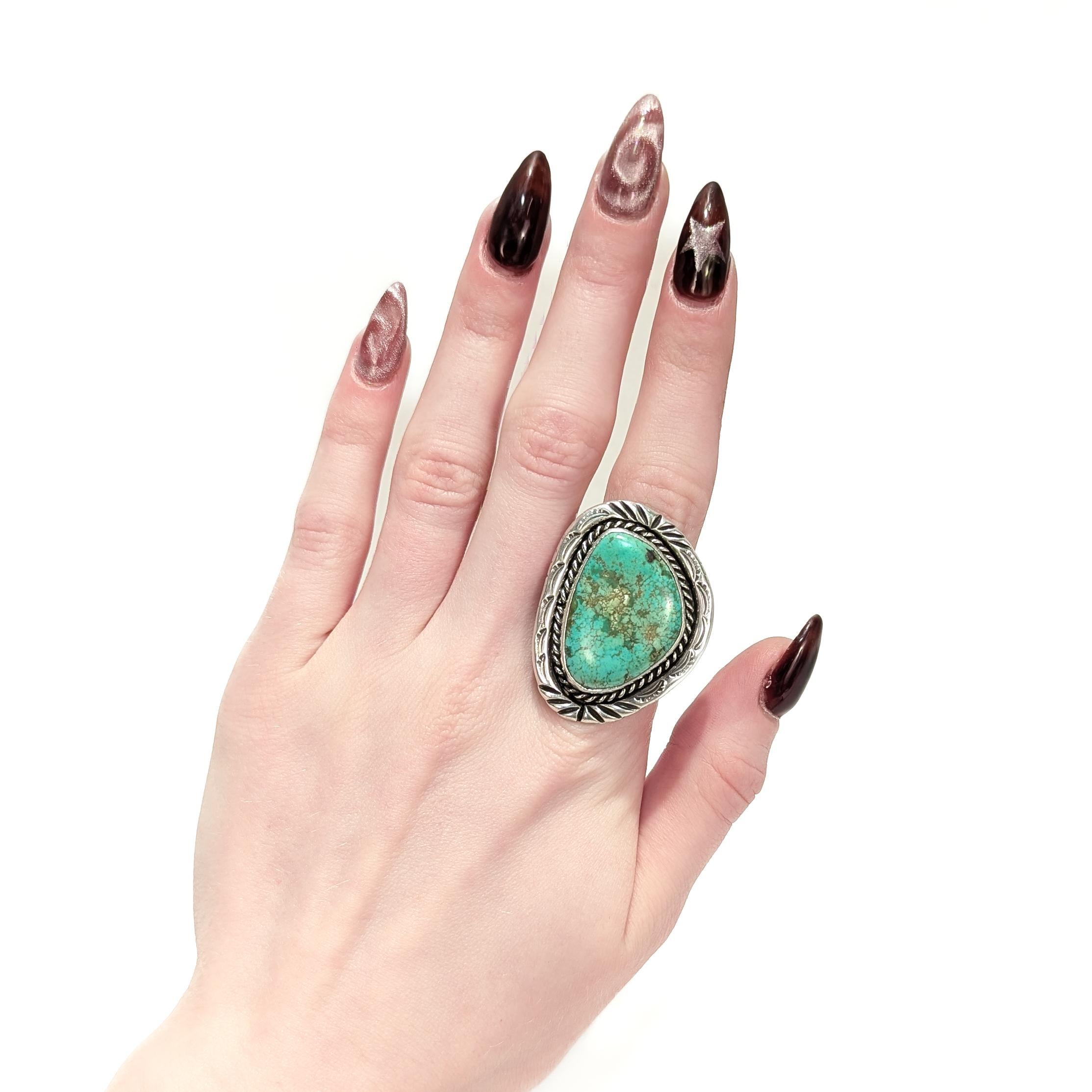 Grande anello sud-occidentale in argento e turchese cabochon In condizioni buone in vendita a Philadelphia, PA