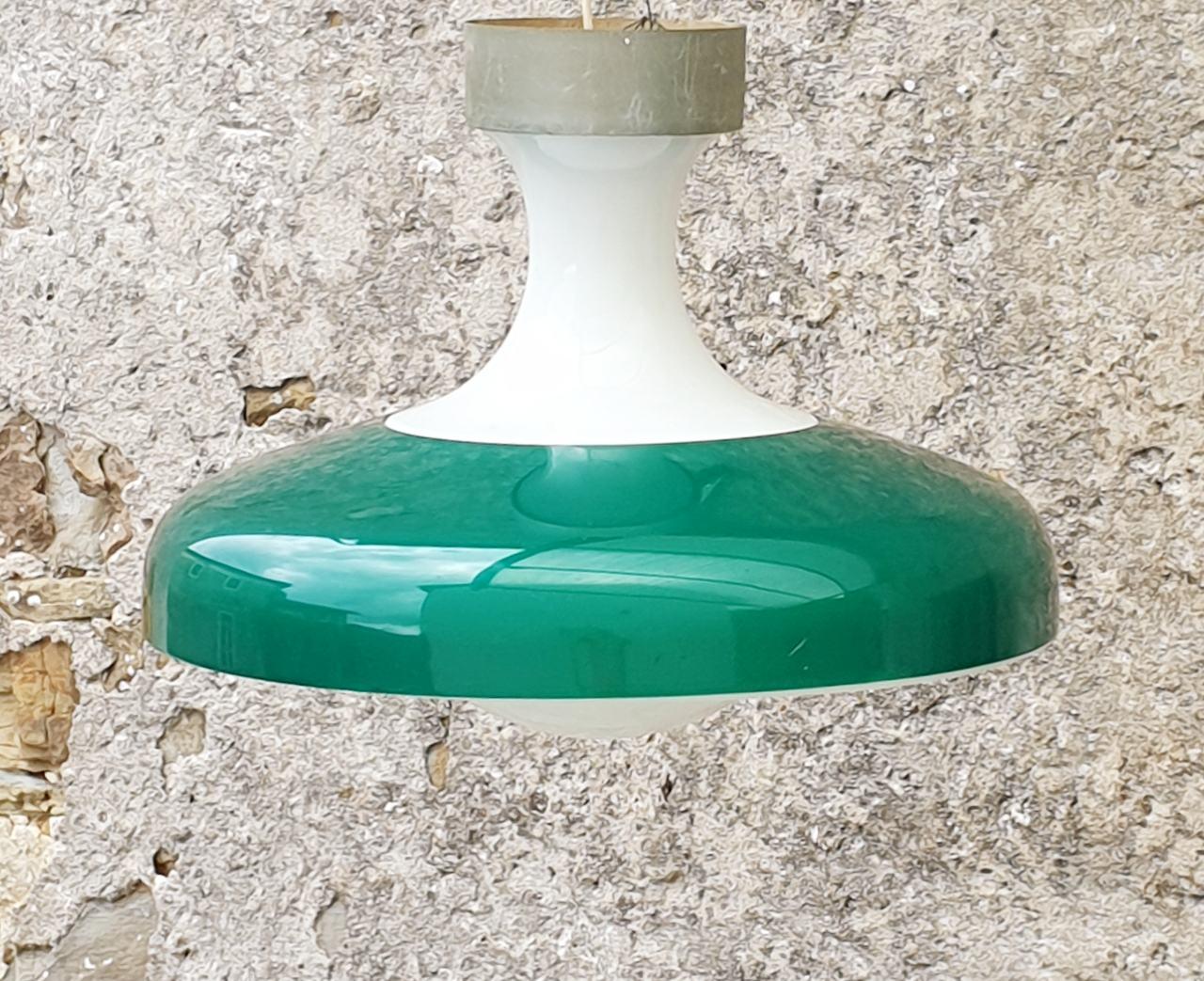 Grand plafonnier de l'ère spatiale, verre dépoli et plexiglas, Italie, années 70 Bon état - En vente à Lucija, SI