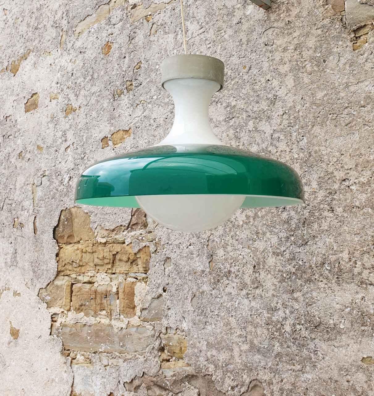 Verre dépoli Grand plafonnier de l'ère spatiale, verre dépoli et plexiglas, Italie, années 70 en vente