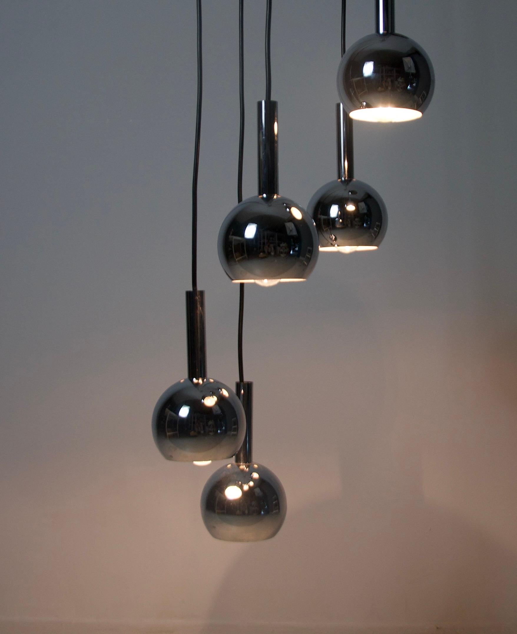 Mid-Century Modern Large Space Age Chrome Cascade Pendant Lamp, Germany, 1970s For Sale