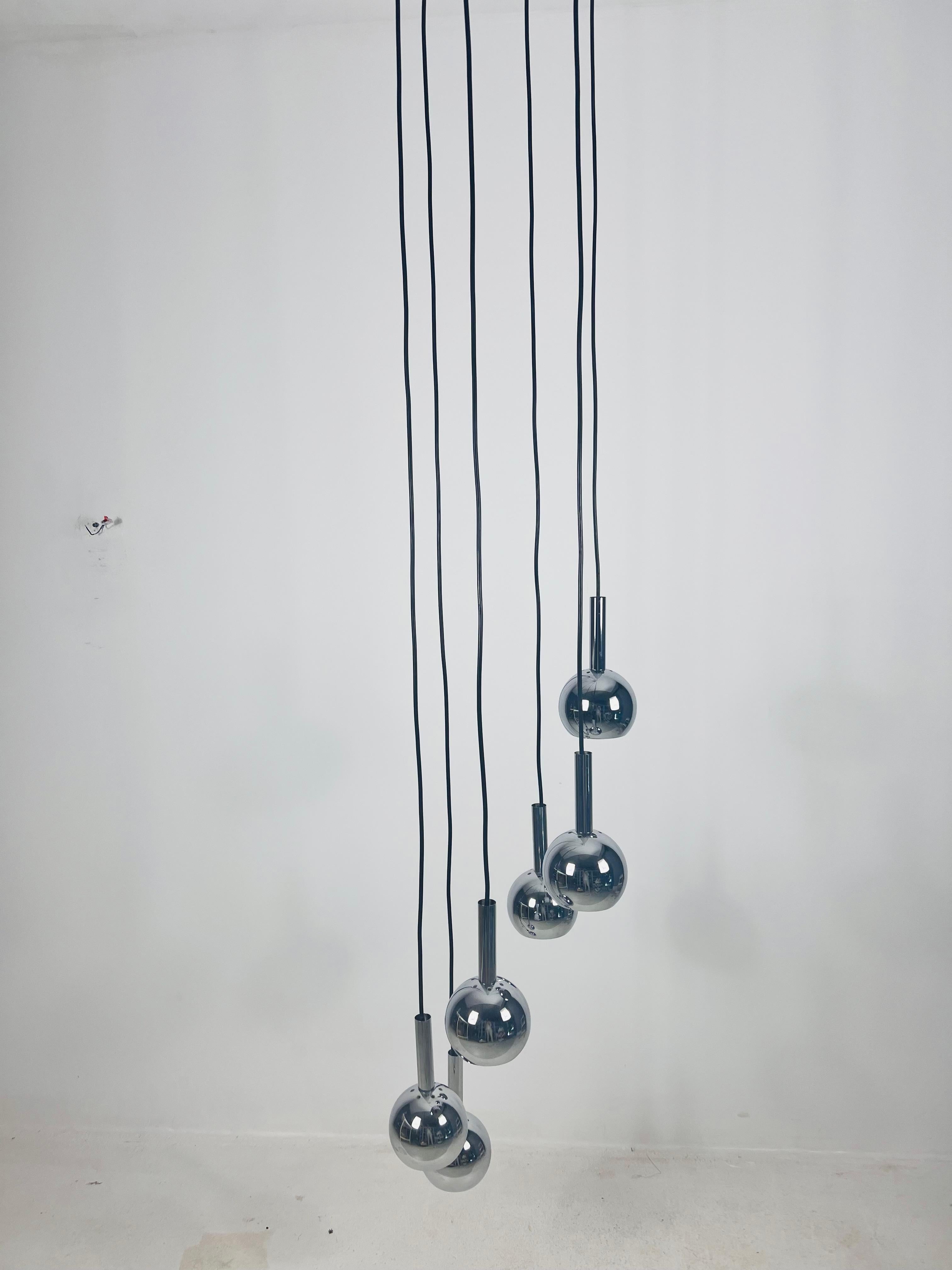 Large Space Age Chrome Cascade Pendant Lamp, Germany, 1970s In Good Condition For Sale In Hagenbach, DE