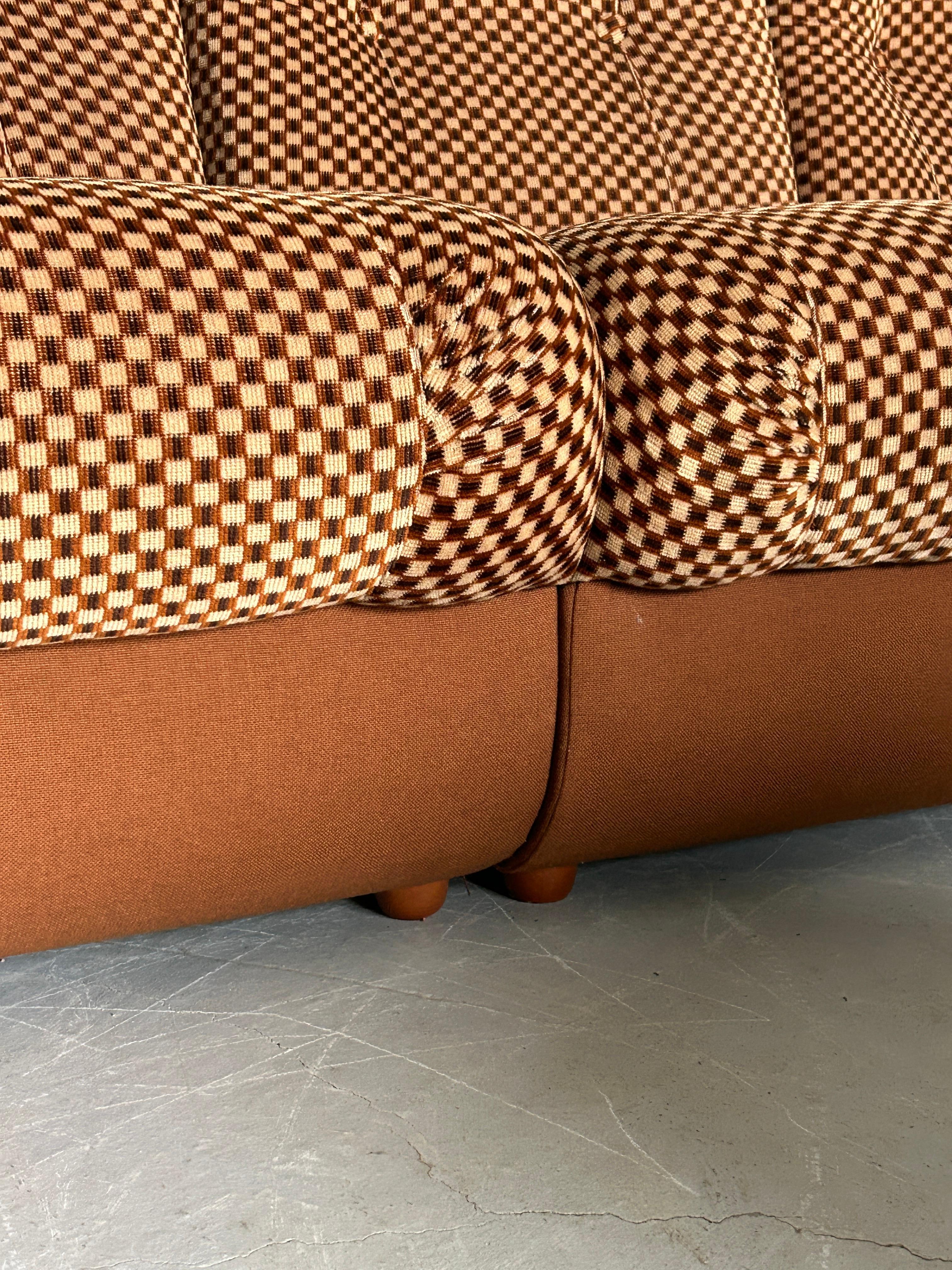 Large Space Age Cloud Modular Sofa Set in Brown Striped Fabric, Italy 1960s For Sale 3