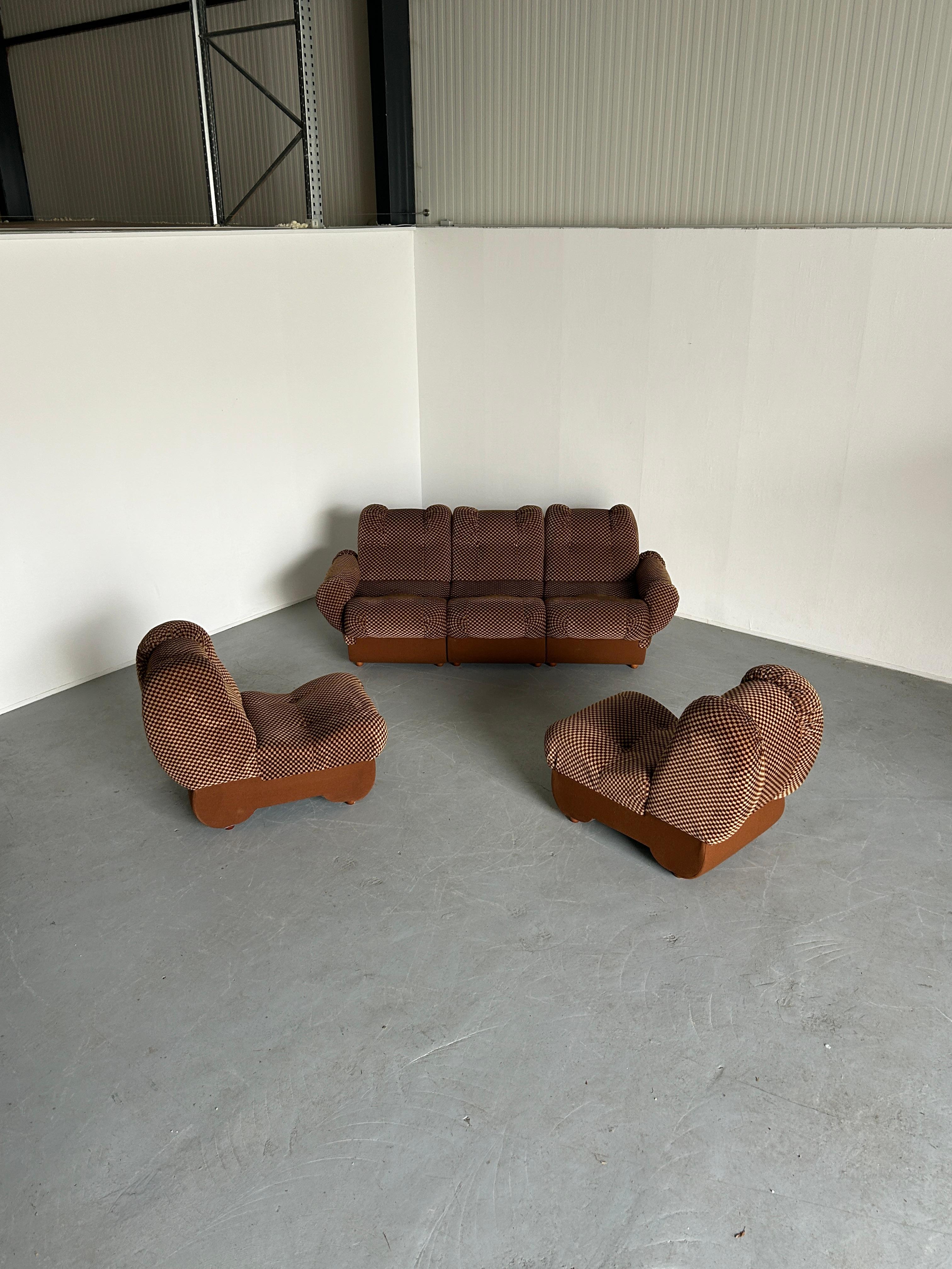 Mid-Century Modern Large Space Age Cloud Modular Sofa Set in Brown Striped Fabric, Italy 1960s For Sale
