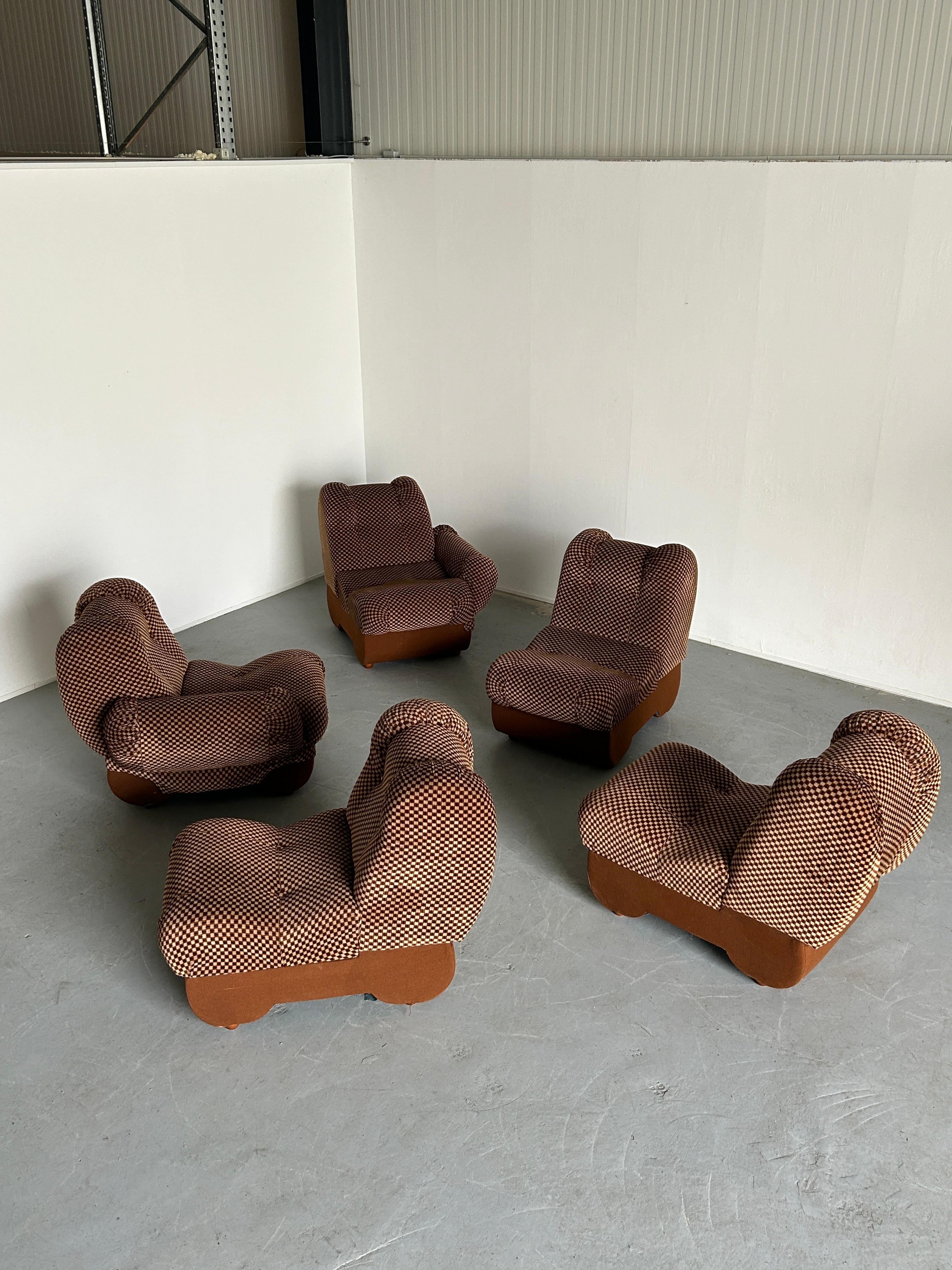 Large Space Age Cloud Modular Sofa Set in Brown Striped Fabric, Italy 1960s In Good Condition For Sale In Zagreb, HR