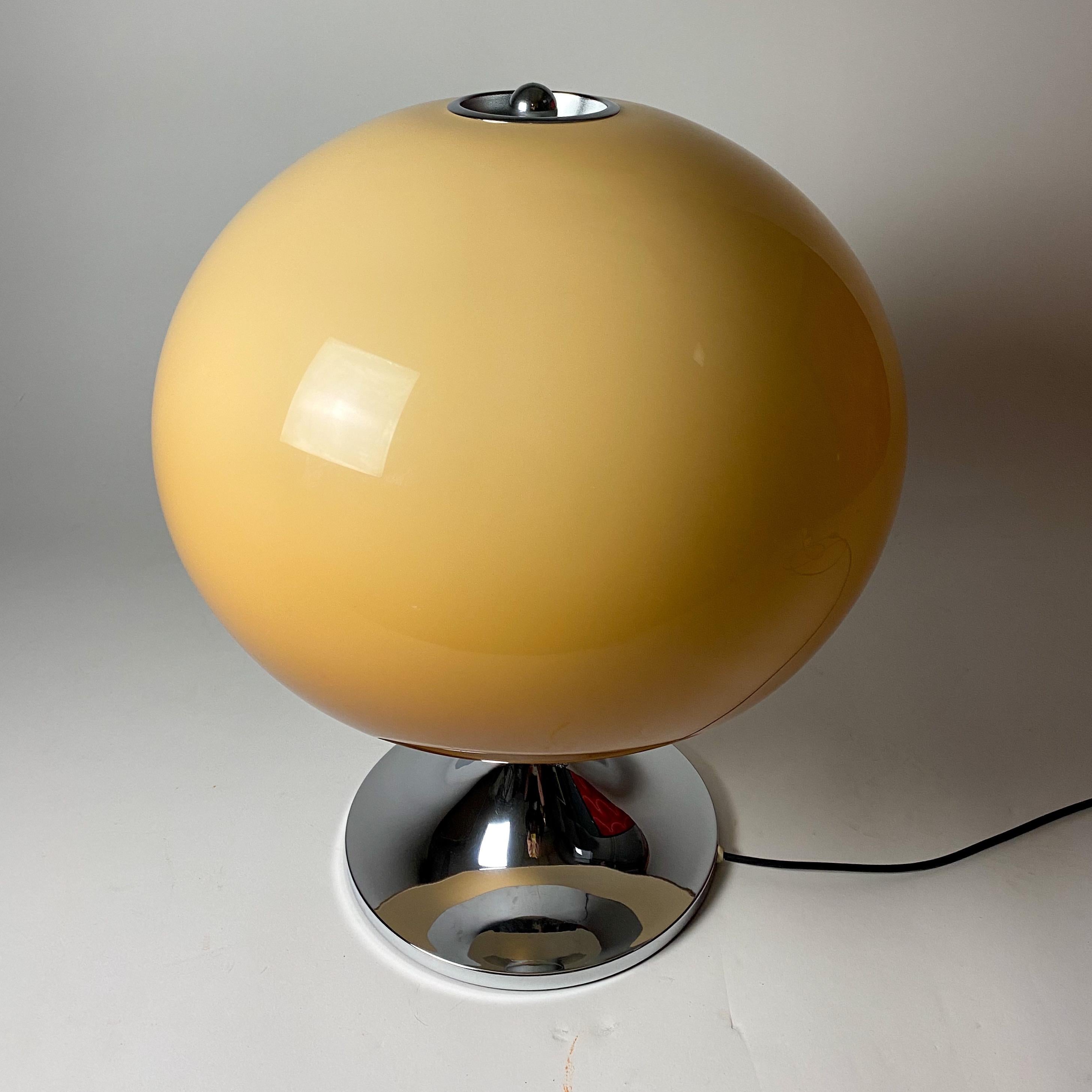 Late 20th Century Large Space Age Mushroom Table Lamp in Style of Harvey Guzzini