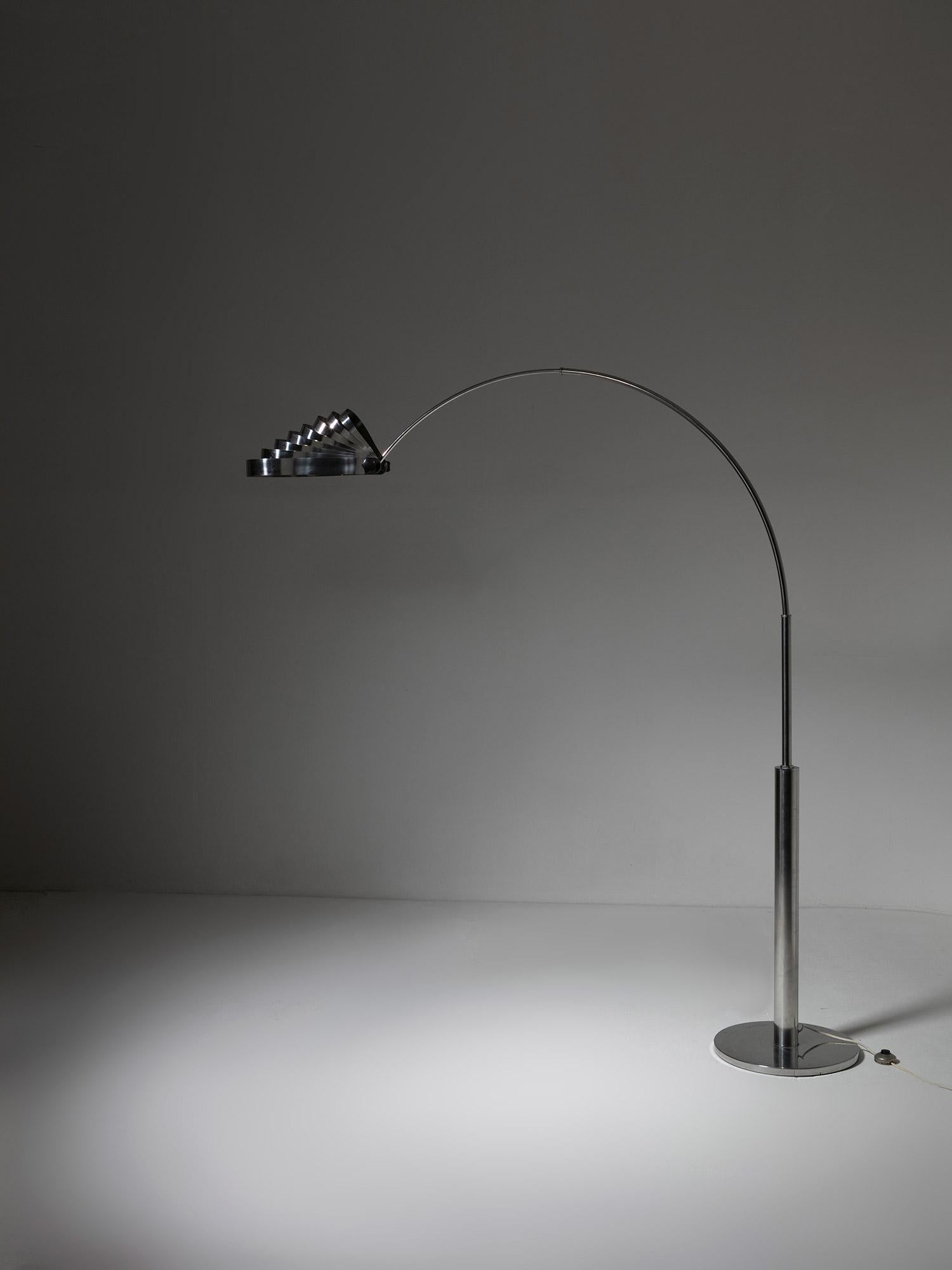 Grand lampadaire en acier de l'ère spatiale par Lampter, Italie, 1970 Bon état - En vente à Milan, IT