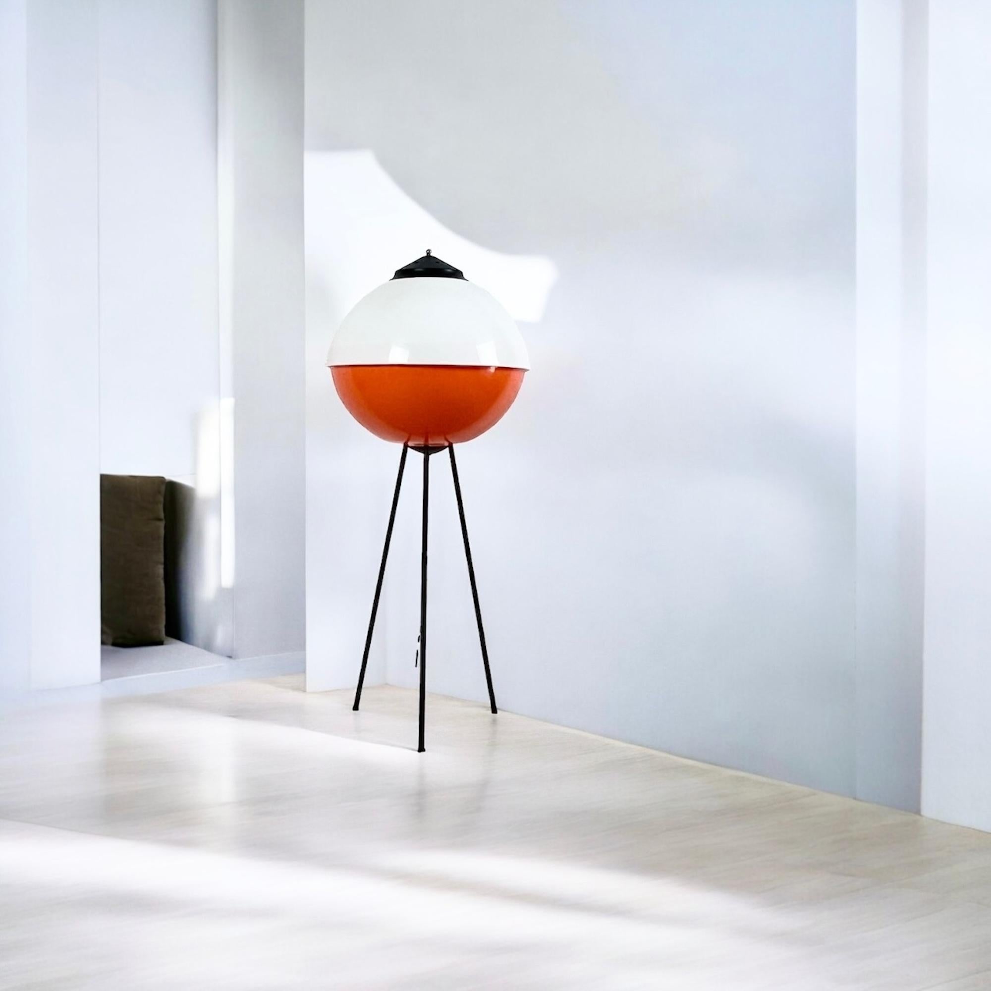 Metal Large Space Age Tripod Floor Lamp, 60s - Italian UFO Lamp Stilnovo Style
