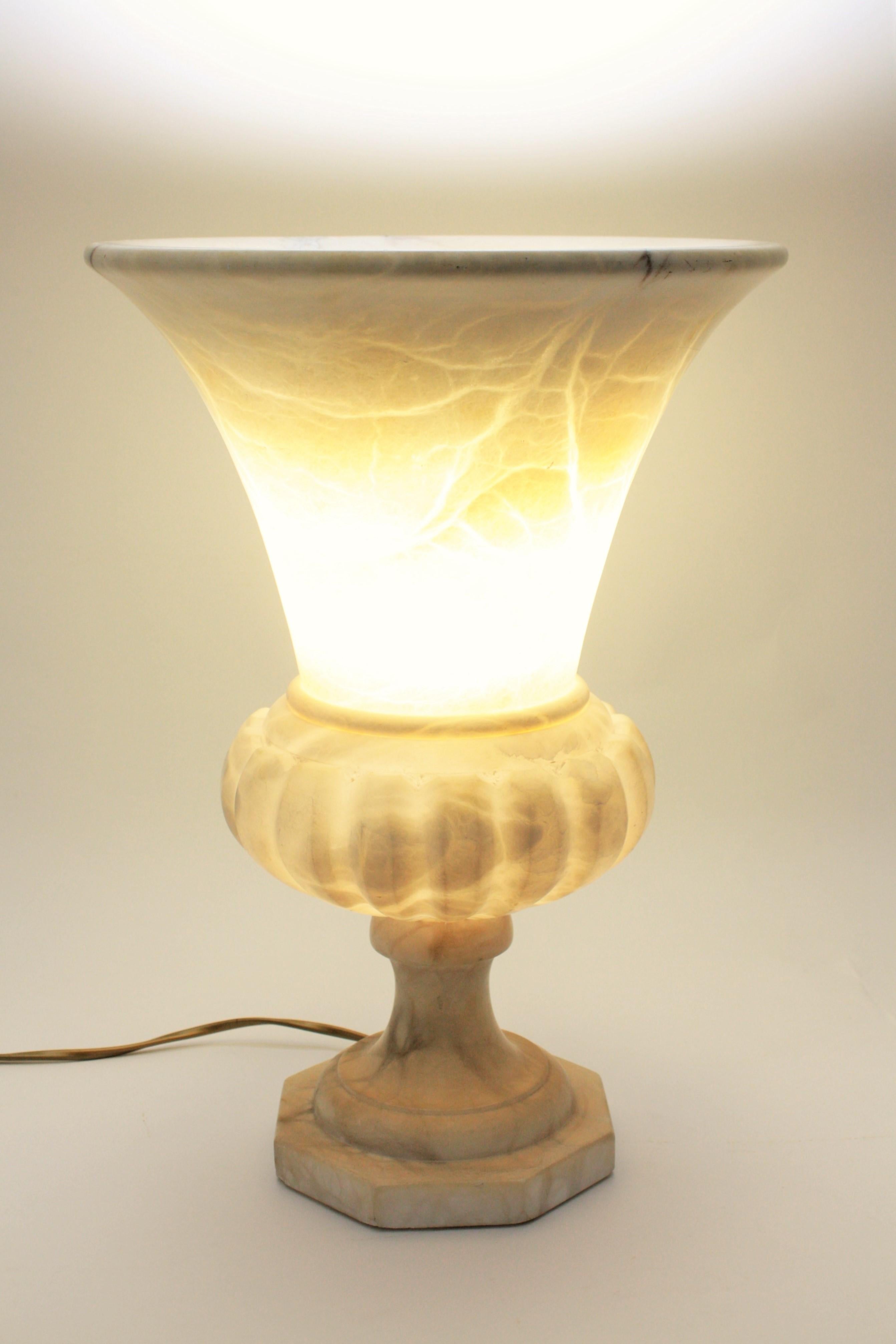 Large Spanish 1930s Neoclassical Art Deco Alabaster Urn Table Lamp In Good Condition In Barcelona, ES