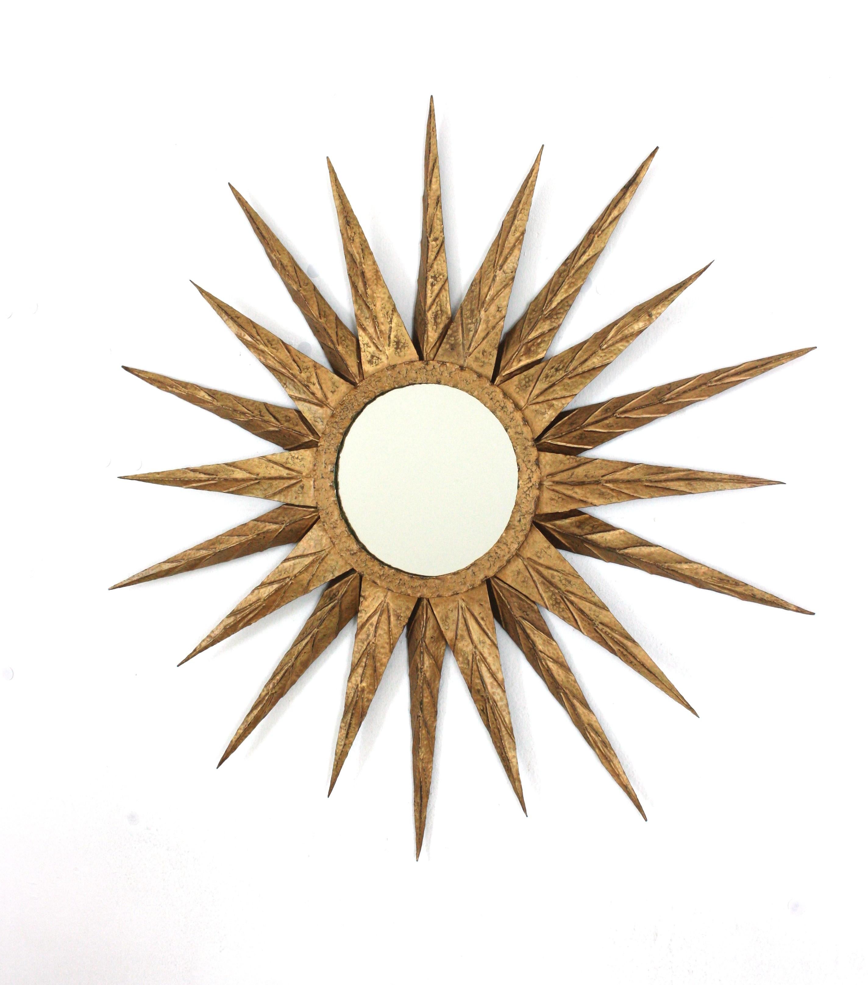 Large Spanish Brutalist Sunburst Mirror in Gilt Metal, 1950s For Sale 9
