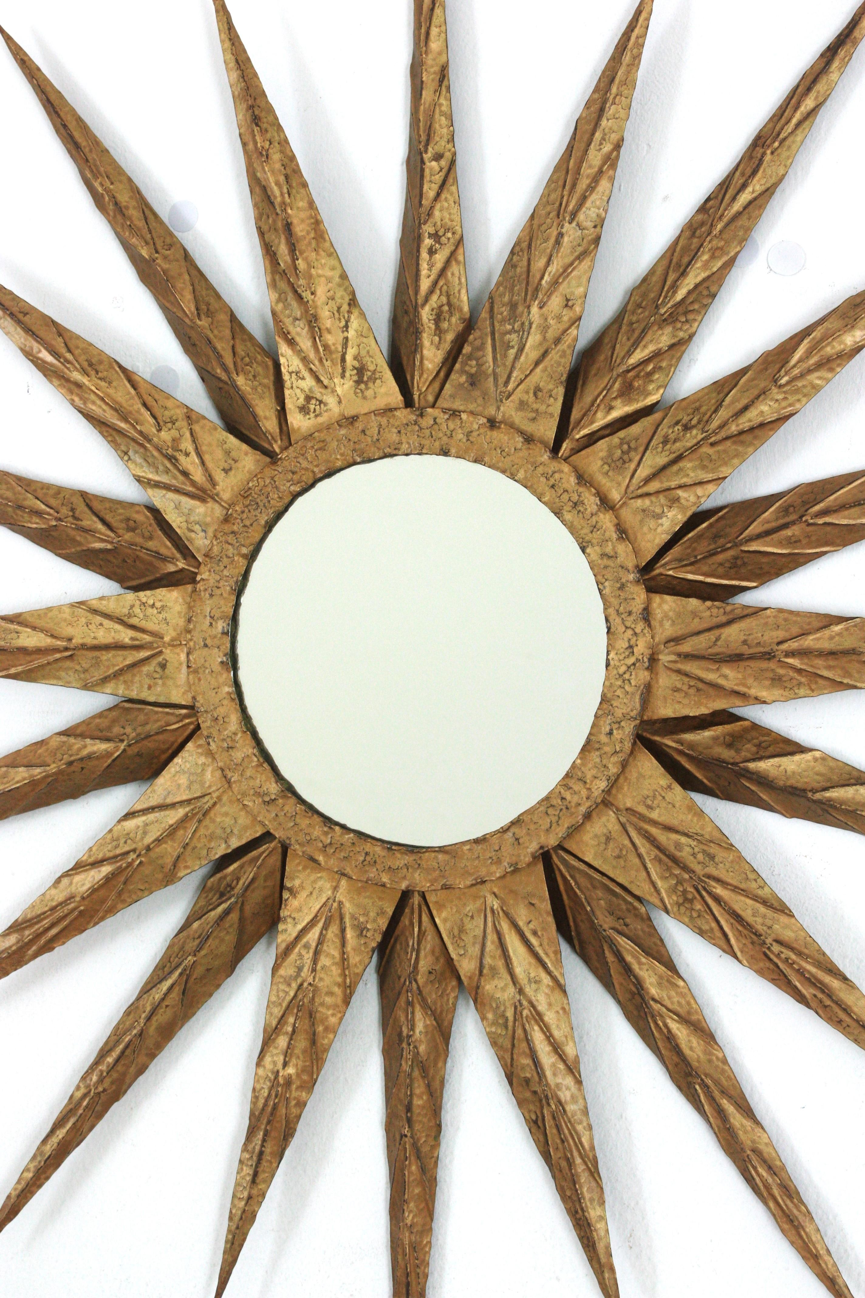 Large Spanish Brutalist Sunburst Mirror in Gilt Metal, 1950s For Sale 2