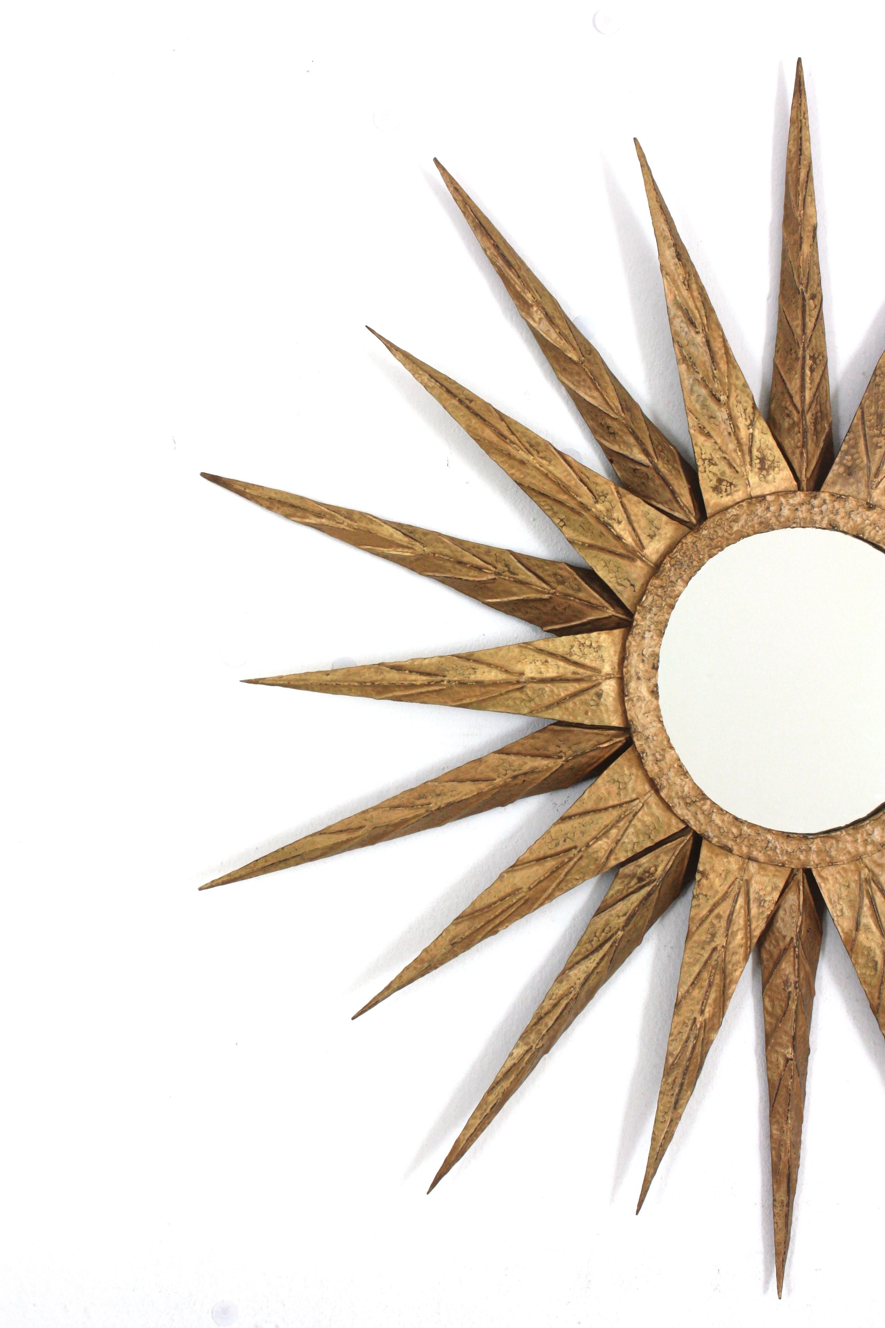 Large Spanish Brutalist Sunburst Mirror in Gilt Metal, 1950s For Sale 5