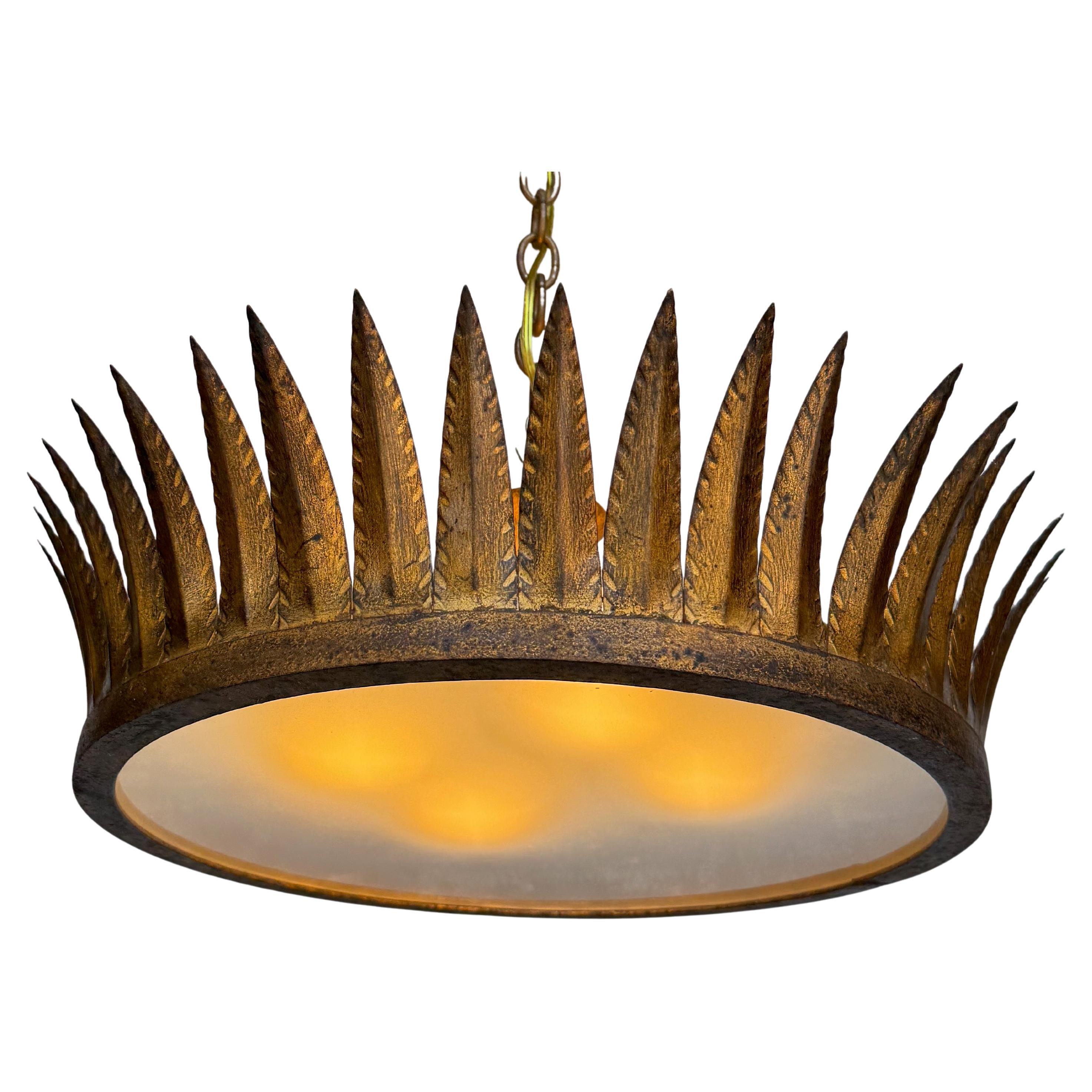 Grand plafonnier à couronne encastrée en métal doré espagnol