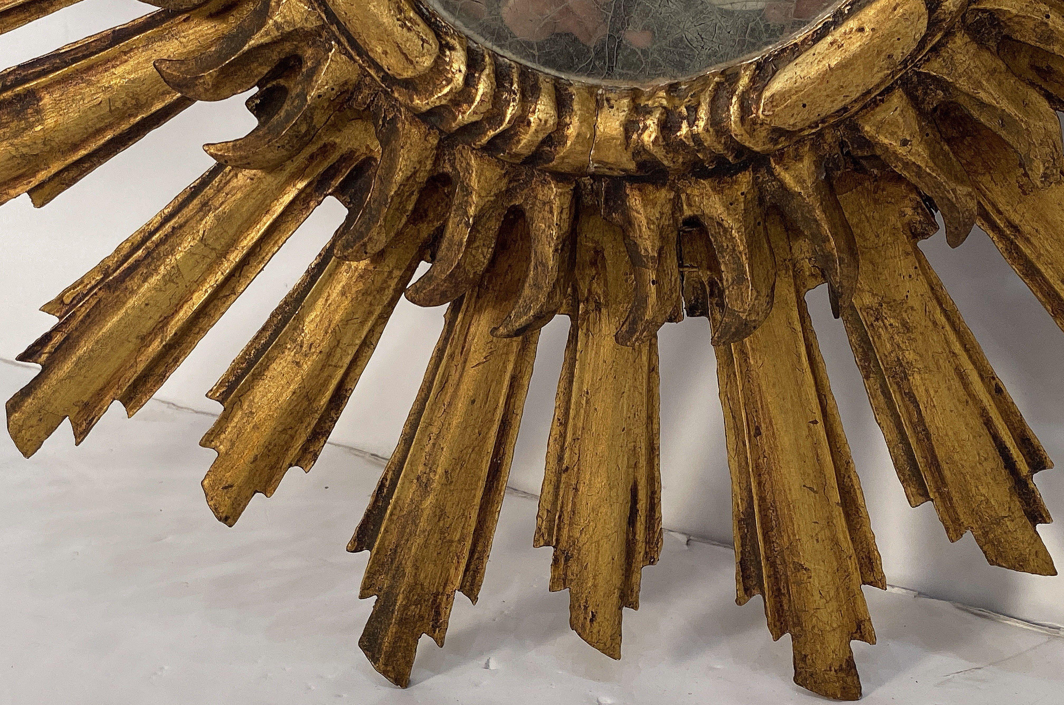 Großer spanischer vergoldeter Sunburst- oder Starburst-Spiegel (Durchmesser 29 1/4) im Zustand „Gut“ im Angebot in Austin, TX