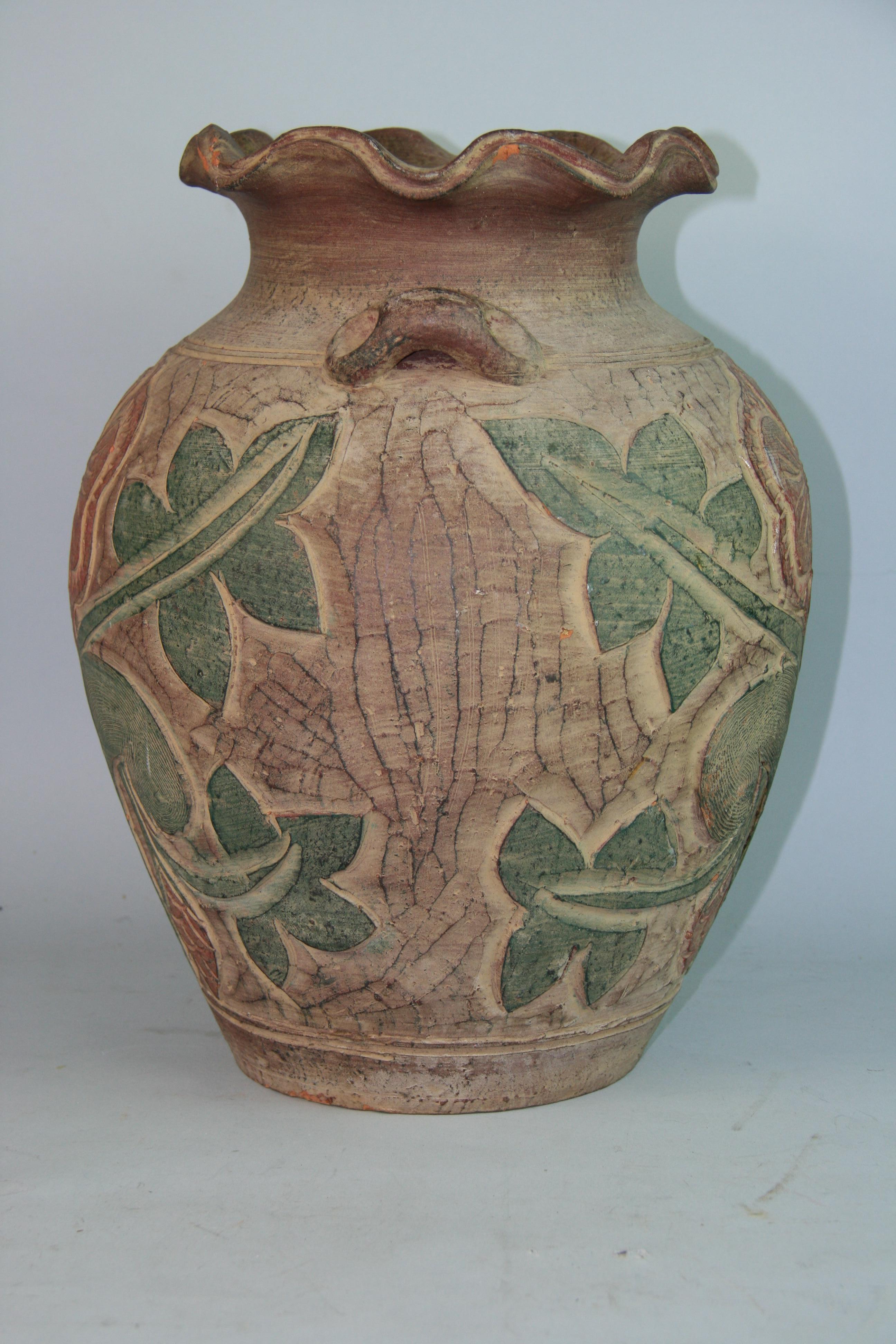 Terracotta Grande vaso spagnolo in terracotta incisa in vendita