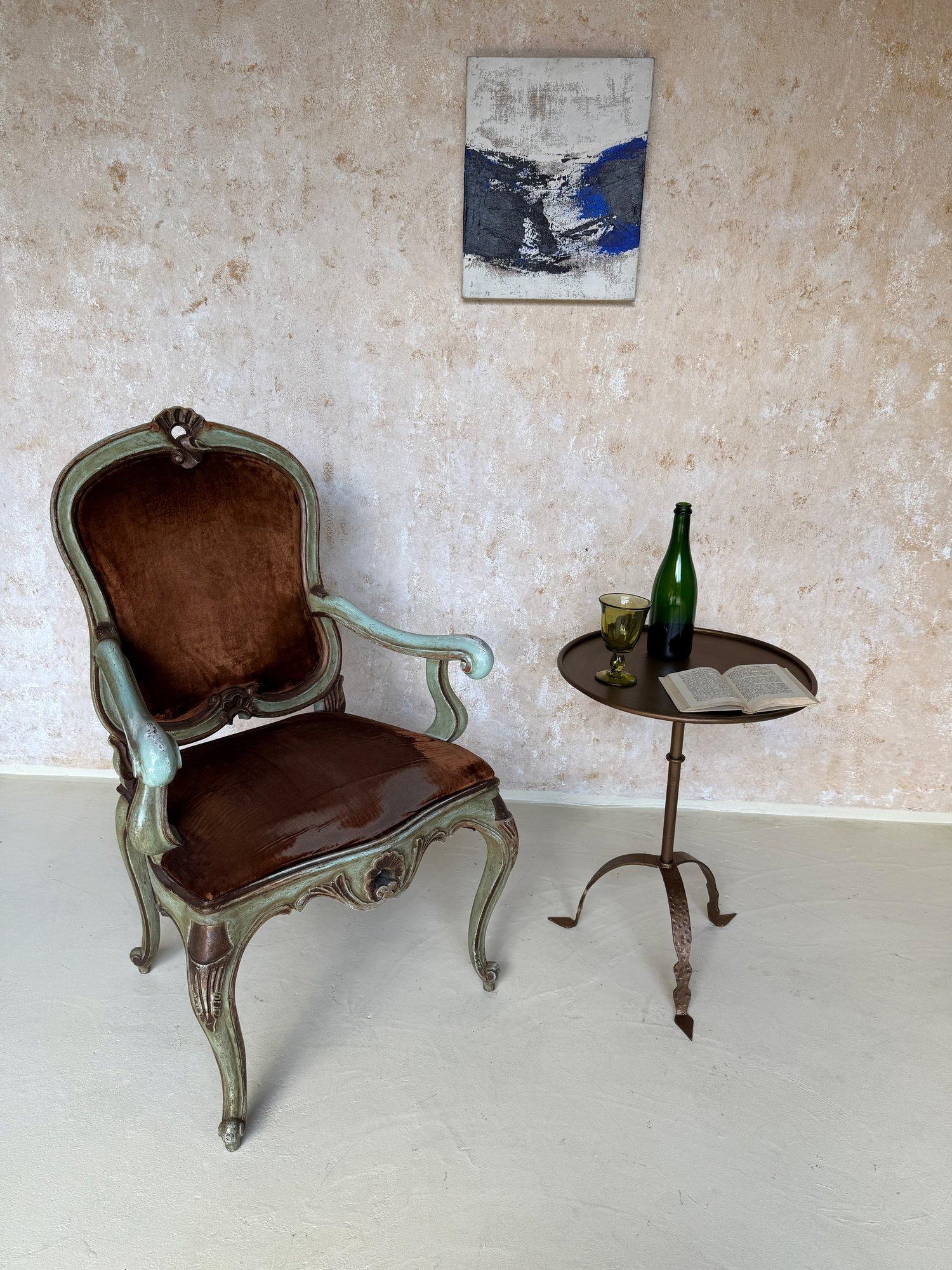 Large Spanish Iron Drinks Table with Tripod Base For Sale 7
