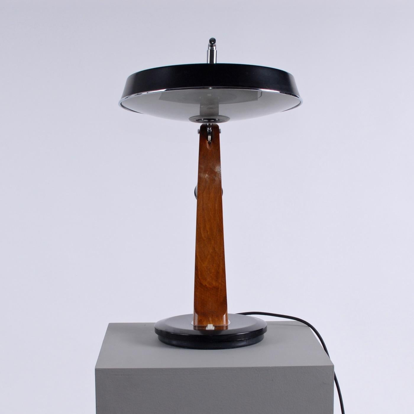 Large Spanish Mid-Century Modern Adjustable Metal and Oak Desk Table Lamp Fase For Sale 1