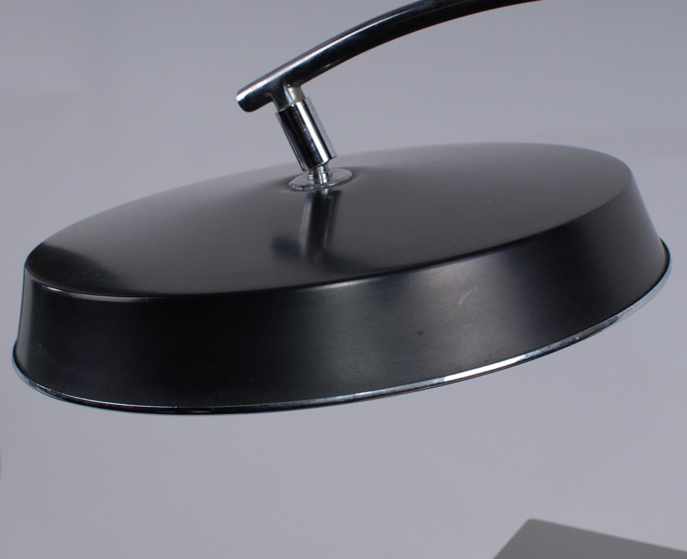 Large Spanish Mid-Century Modern Adjustable Metal and Oak Desk Table Lamp Fase For Sale 3