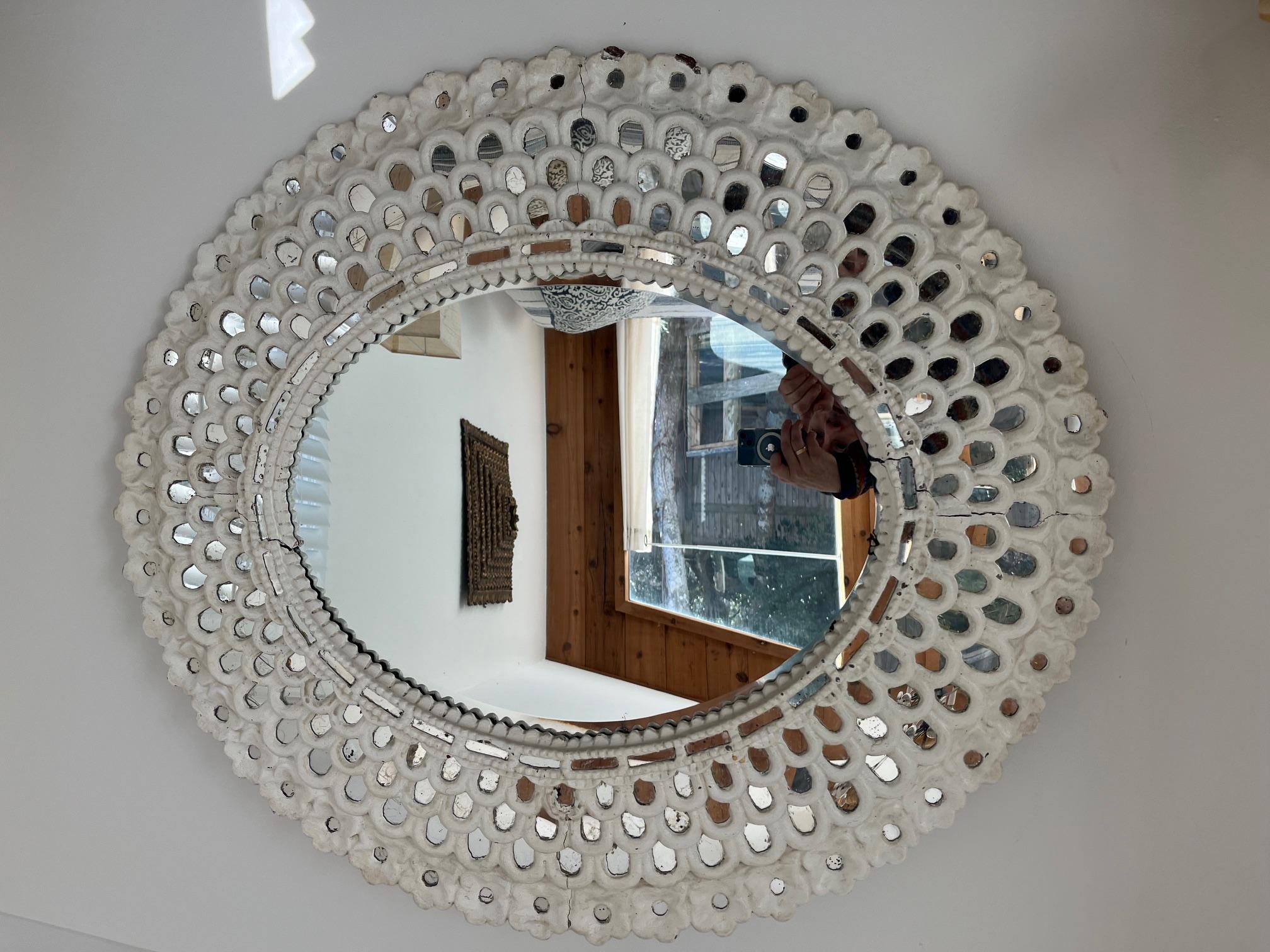 Début du 20ème siècle Grand miroir espagnol avec finition blanche d'origine en vente