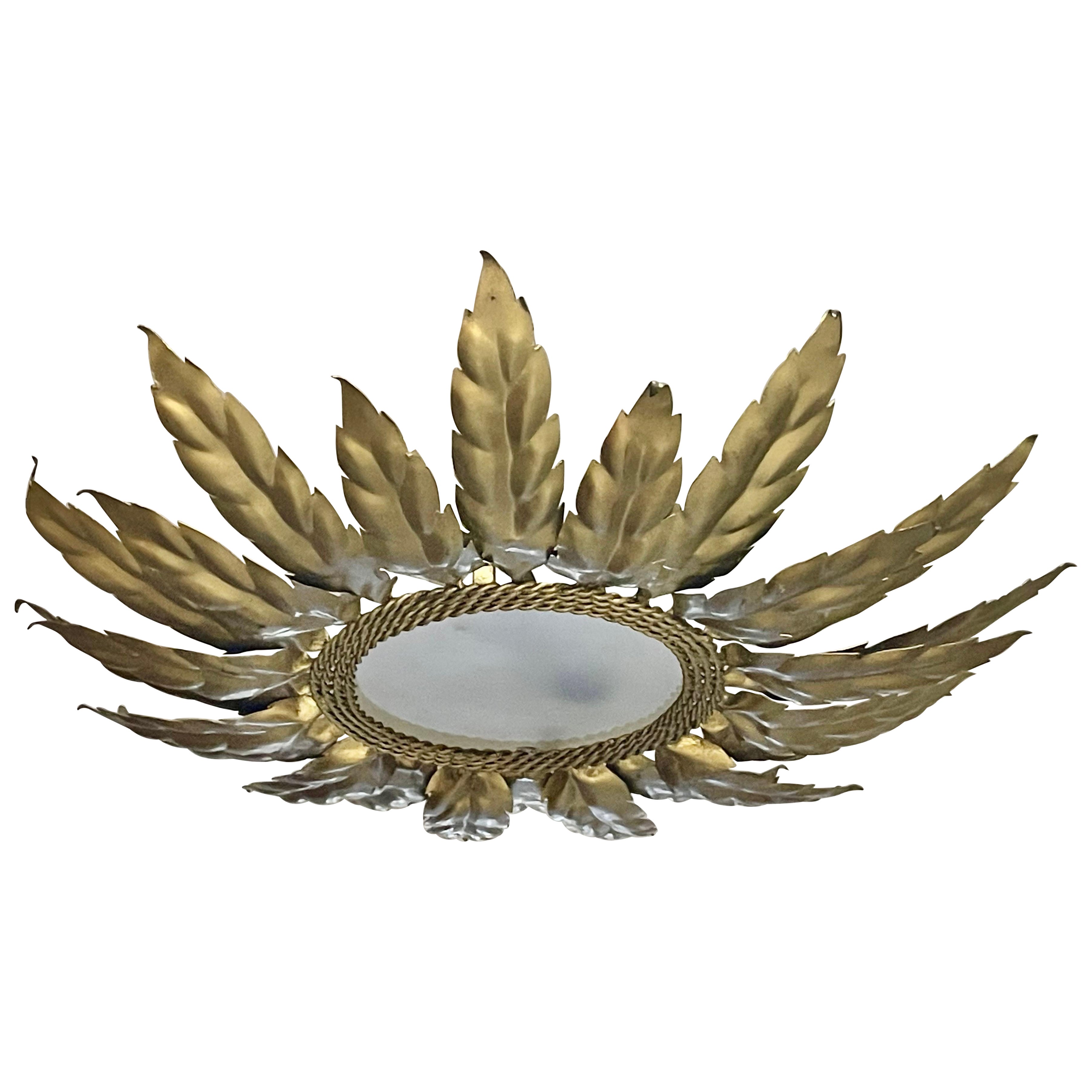 Große spanische Sunburst Flush Mount rundes Glas, um 1950 im Angebot