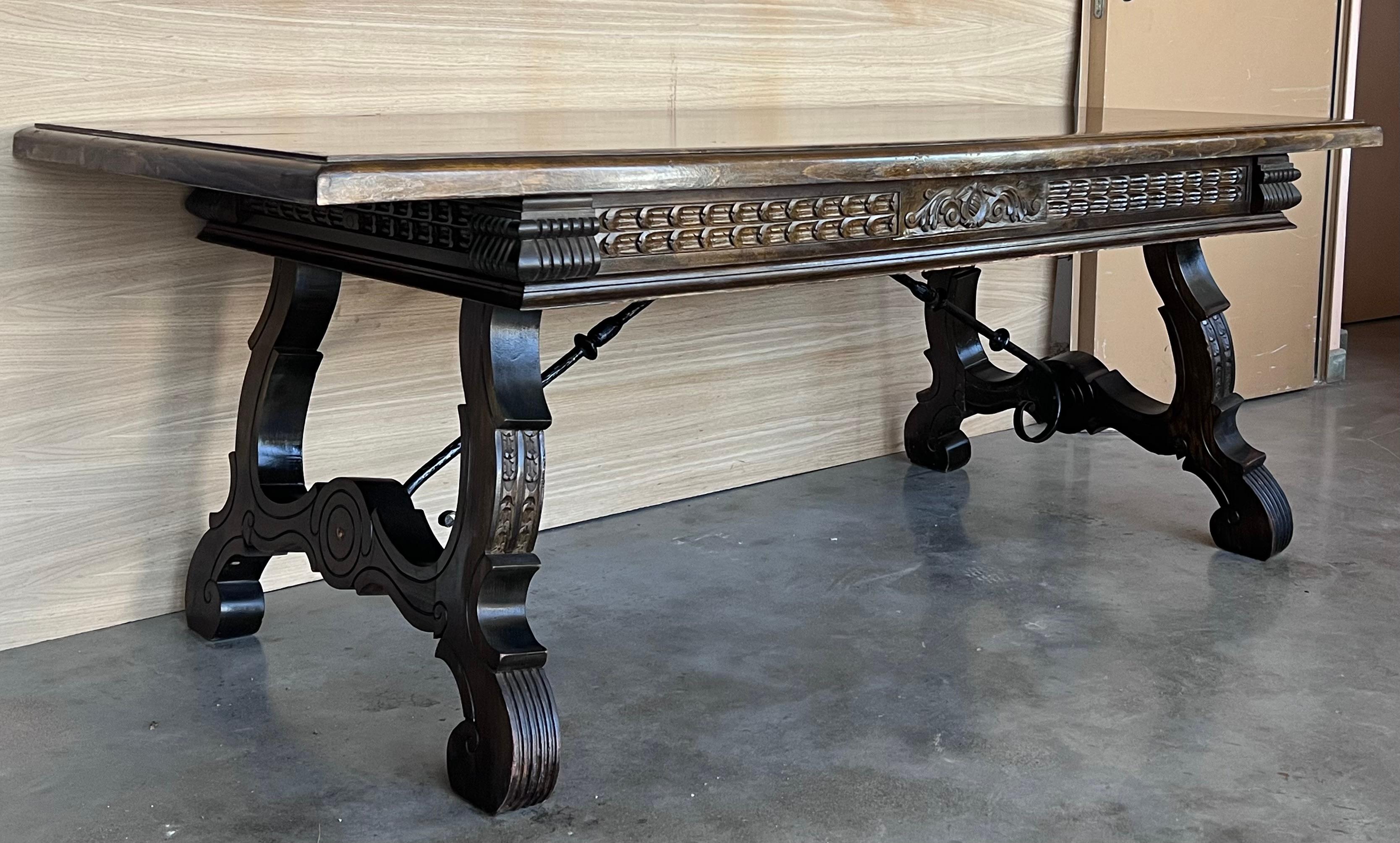 Large Spanish Two Faces Baroque Style Oak Library Table or Center table In Good Condition For Sale In Miami, FL