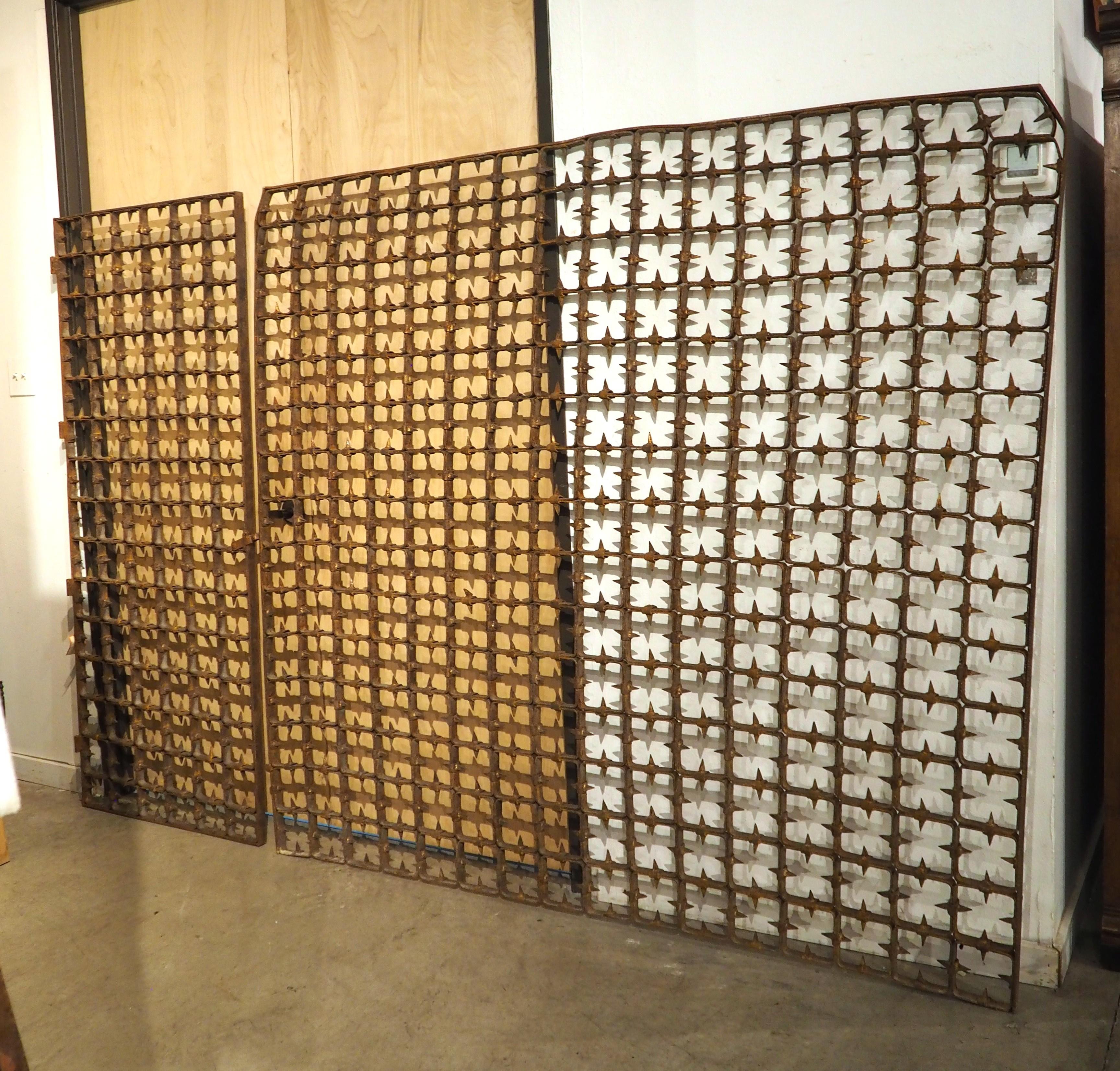 Early 20th Century Large Spanish Wrought Iron Medieval Style Gate with Transom, Single Door C. 1900 For Sale