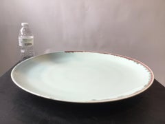 Grand plat en céramique Spin aux accents rouges