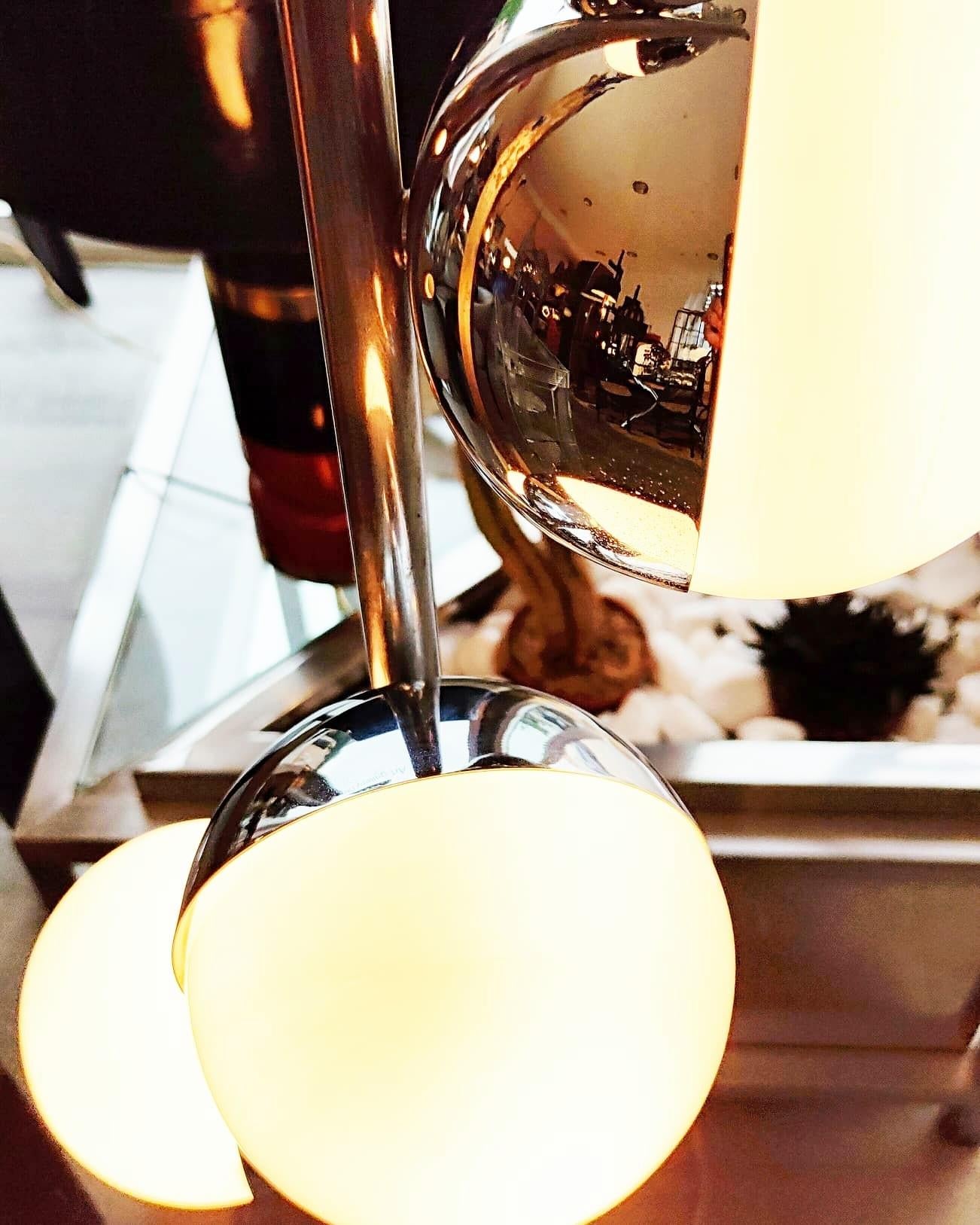 Grand lampadaire en forme de globes en spirale, Italie, années 1970 en vente 2