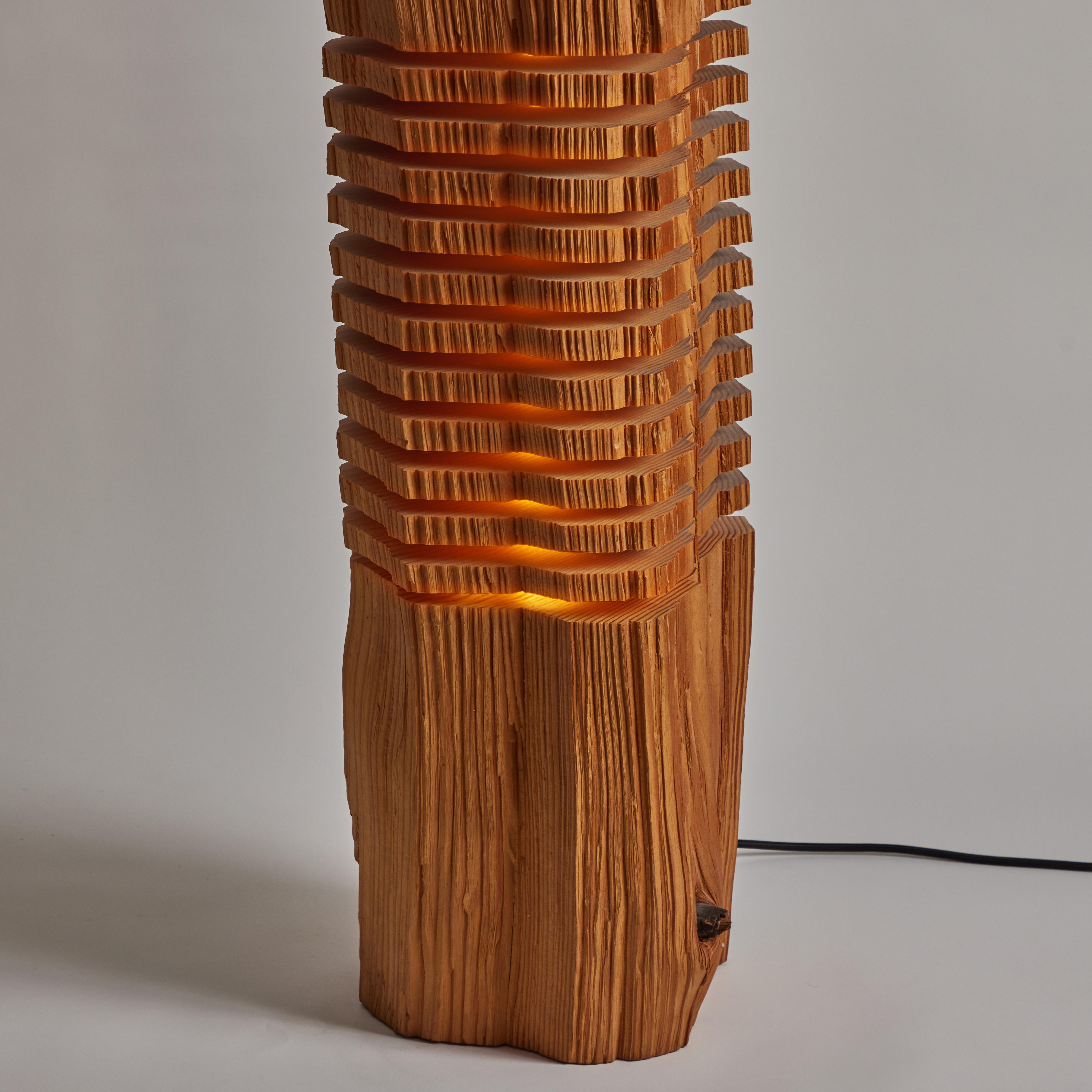 Grande sculpture lumineuse en Wood Grain Fendu en vente 3