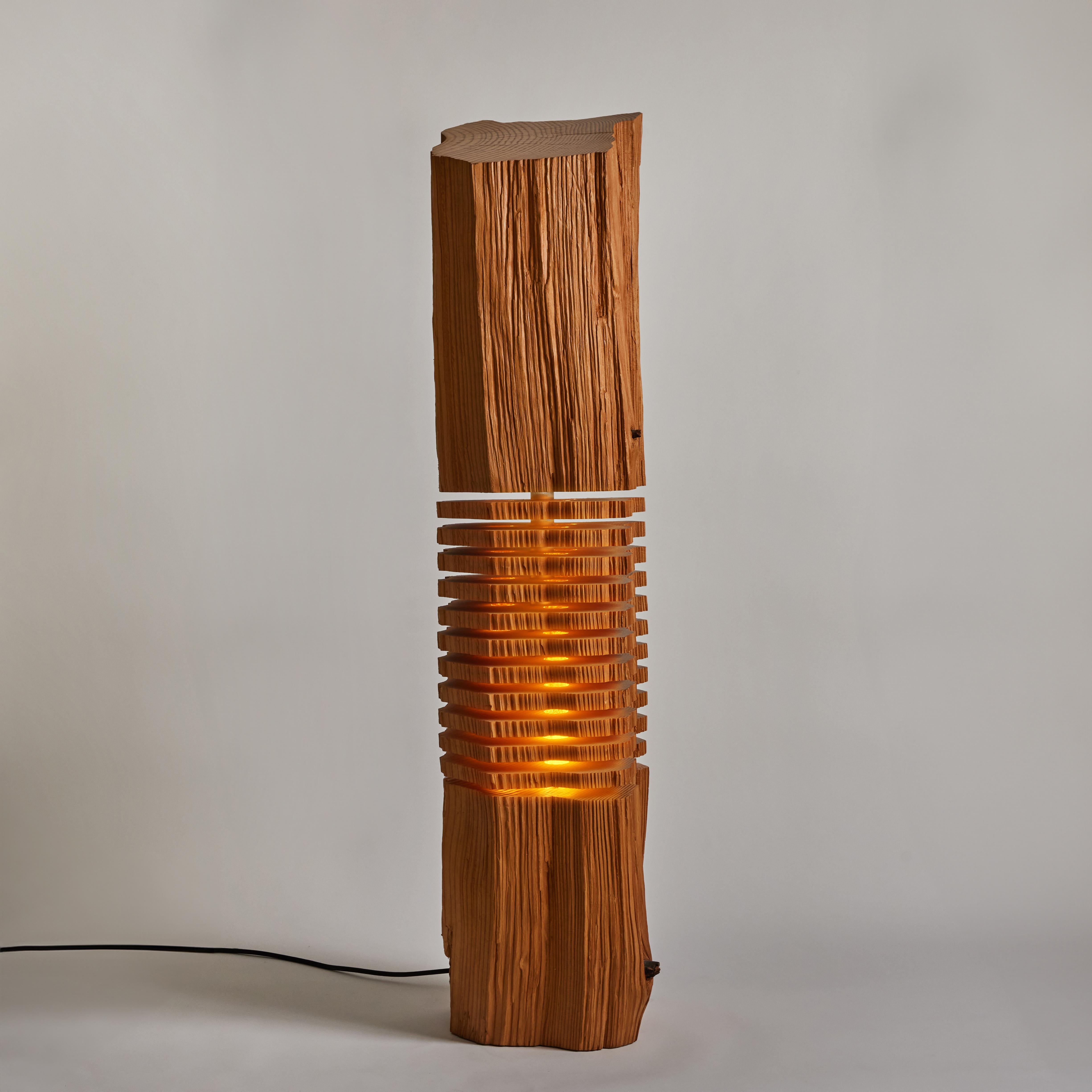 Grande sculpture lumineuse en Wood Grain Fendu en vente 1