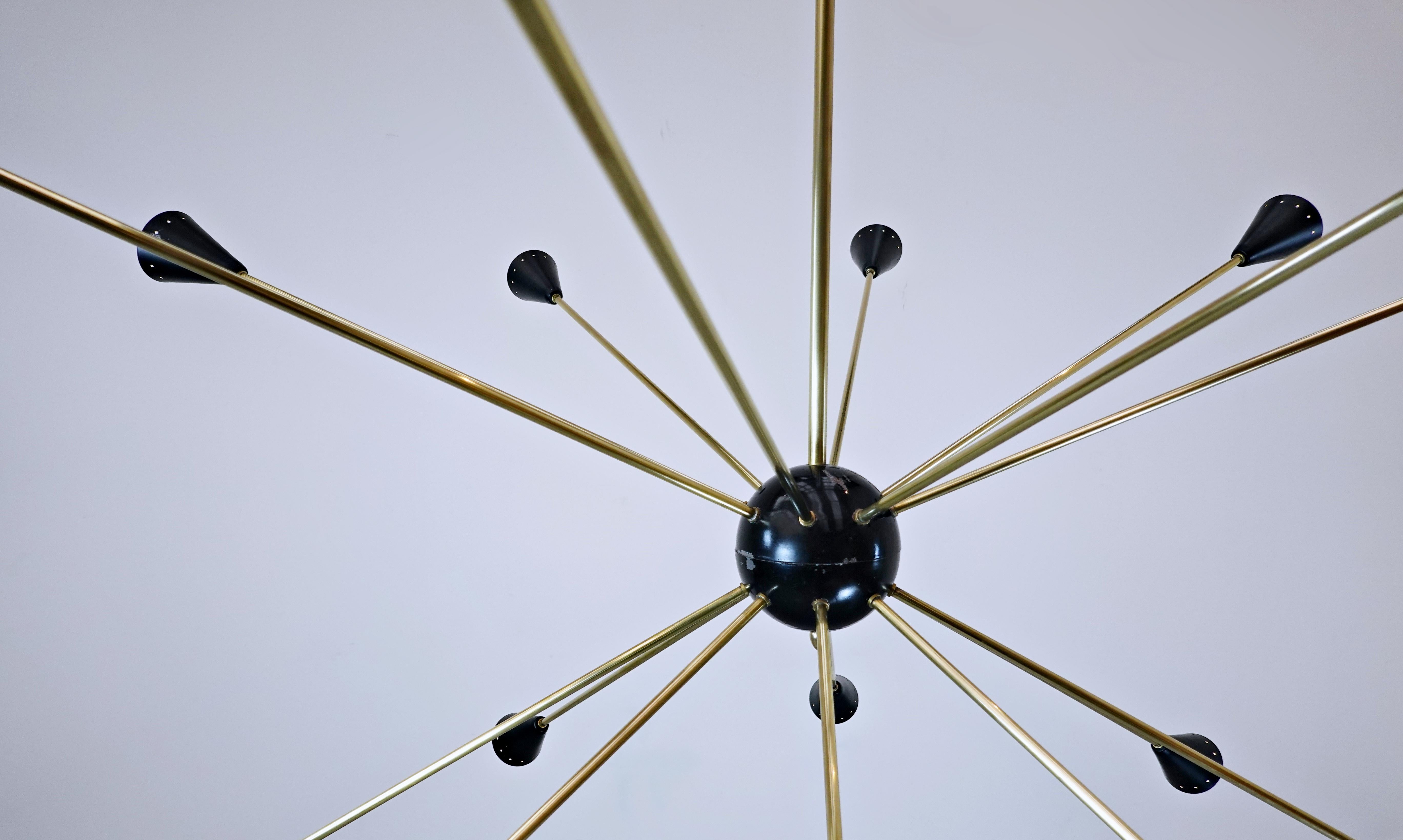 Large Sputnik Ceiling Light, Brass and Metal, 1960s In Good Condition For Sale In Brussels, BE