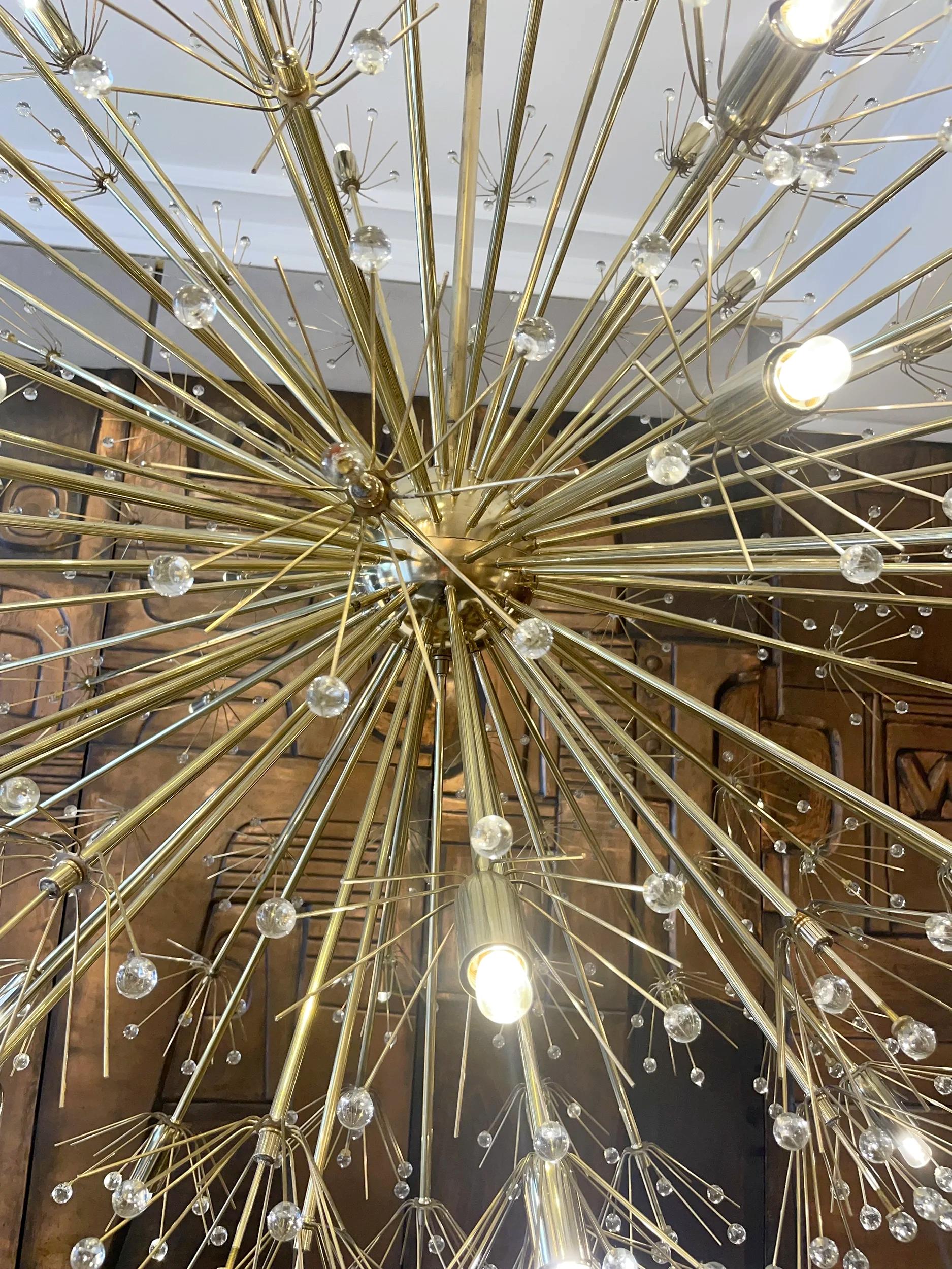 Space Age Large “Sputnik” chandelier in brass and glass Murano, Italy, circa 1980 For Sale