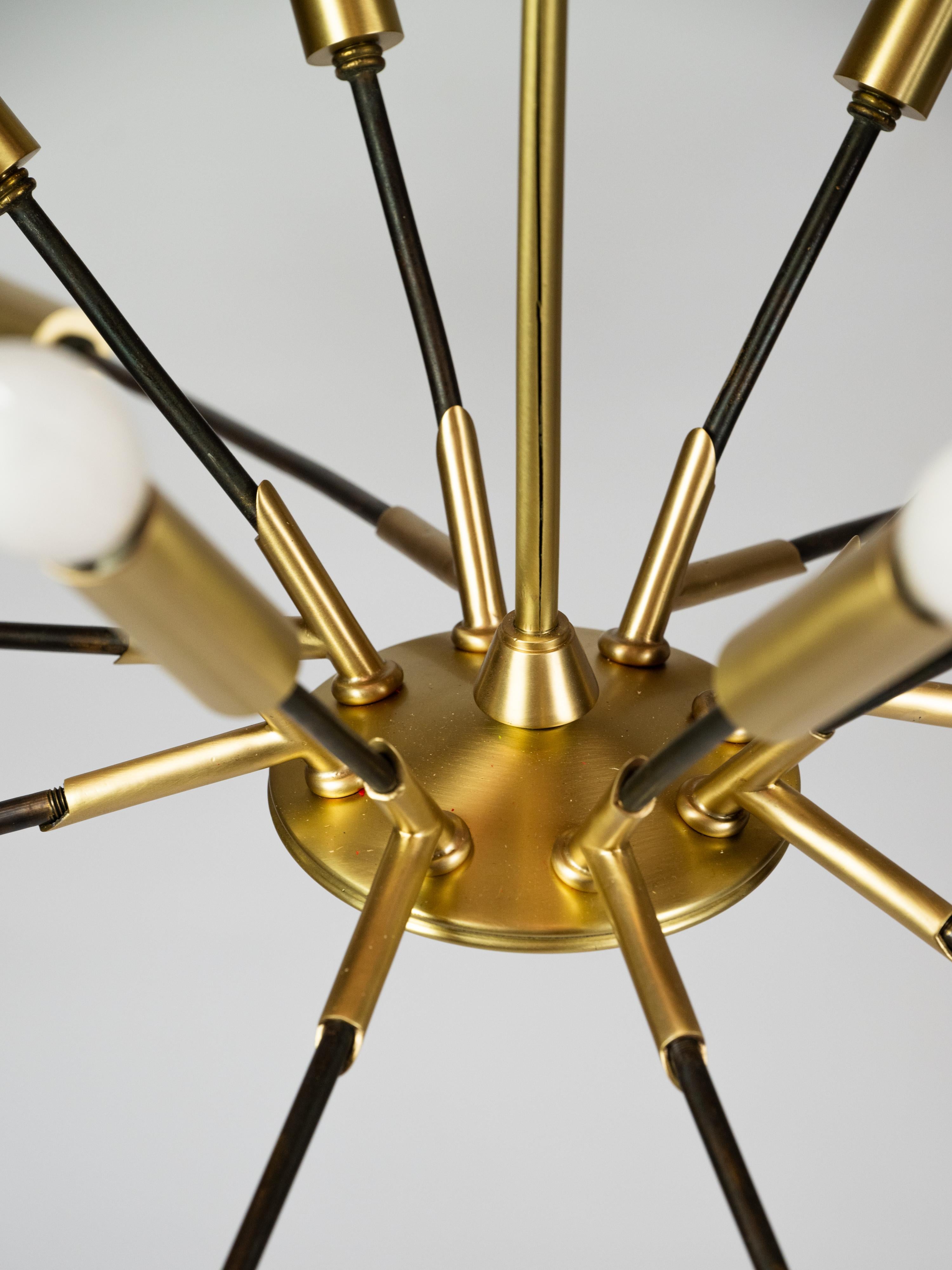 Large sputnik pendant light in brass and gun metal In Excellent Condition For Sale In Monaco, MC