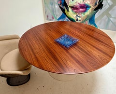 Grand plat carré Plume de paon Design by Michael and Frances Higgins