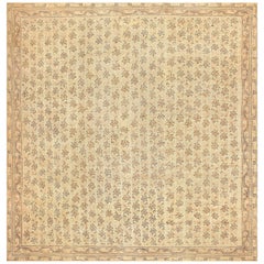 Tapis turc ancien d'Oushak Taille : 14 pieds 3 po. x 14 pieds 8 po.