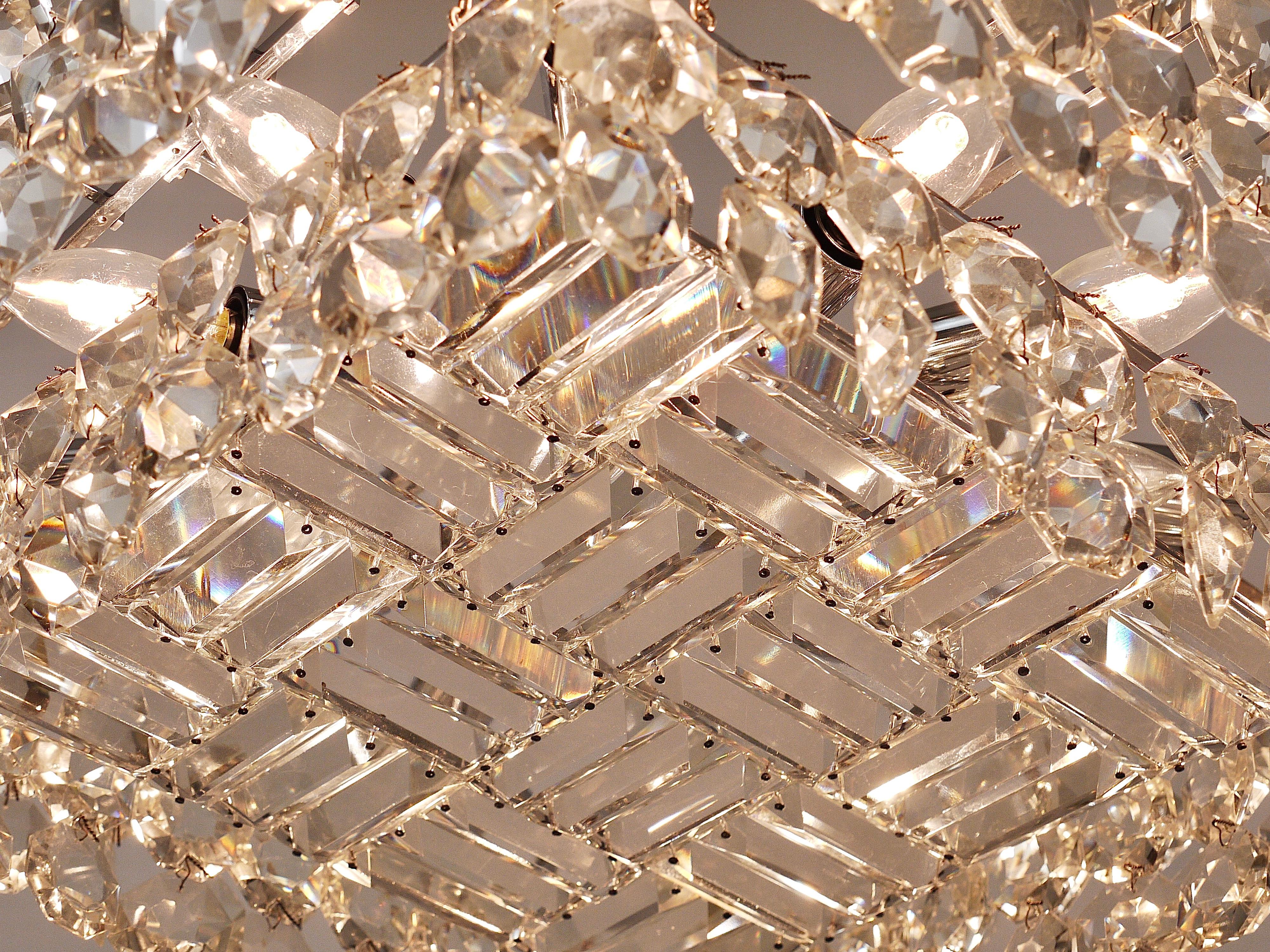 Großer quadratischer Bakalowits-Kronleuchter mit diamantförmigen Kristallen, Österreich, 1950er Jahre (Österreichisch) im Angebot