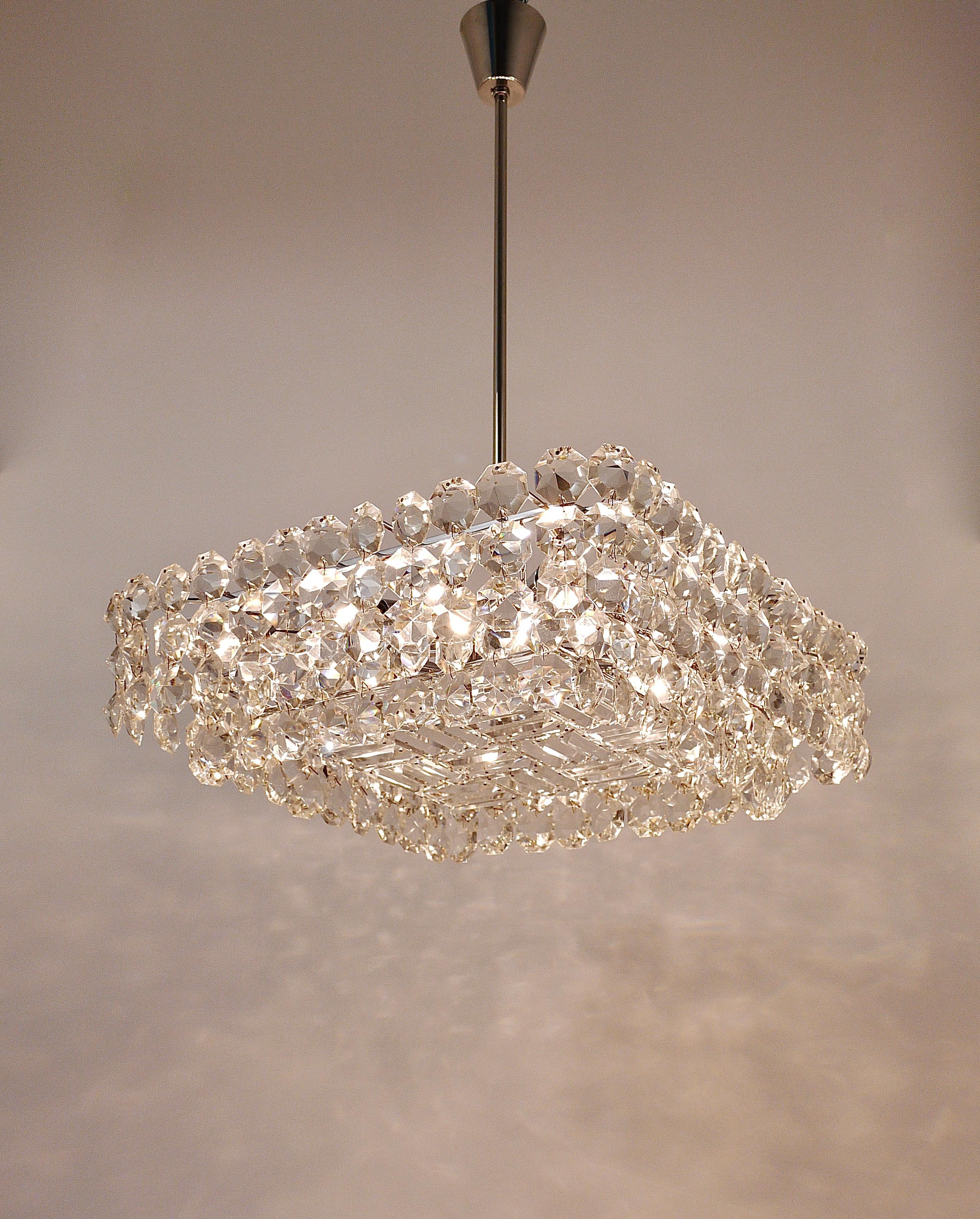 Austrian Large Square Bakalowits Chandelier with Diamond-Shaped Crystals, Austria, 1950s For Sale