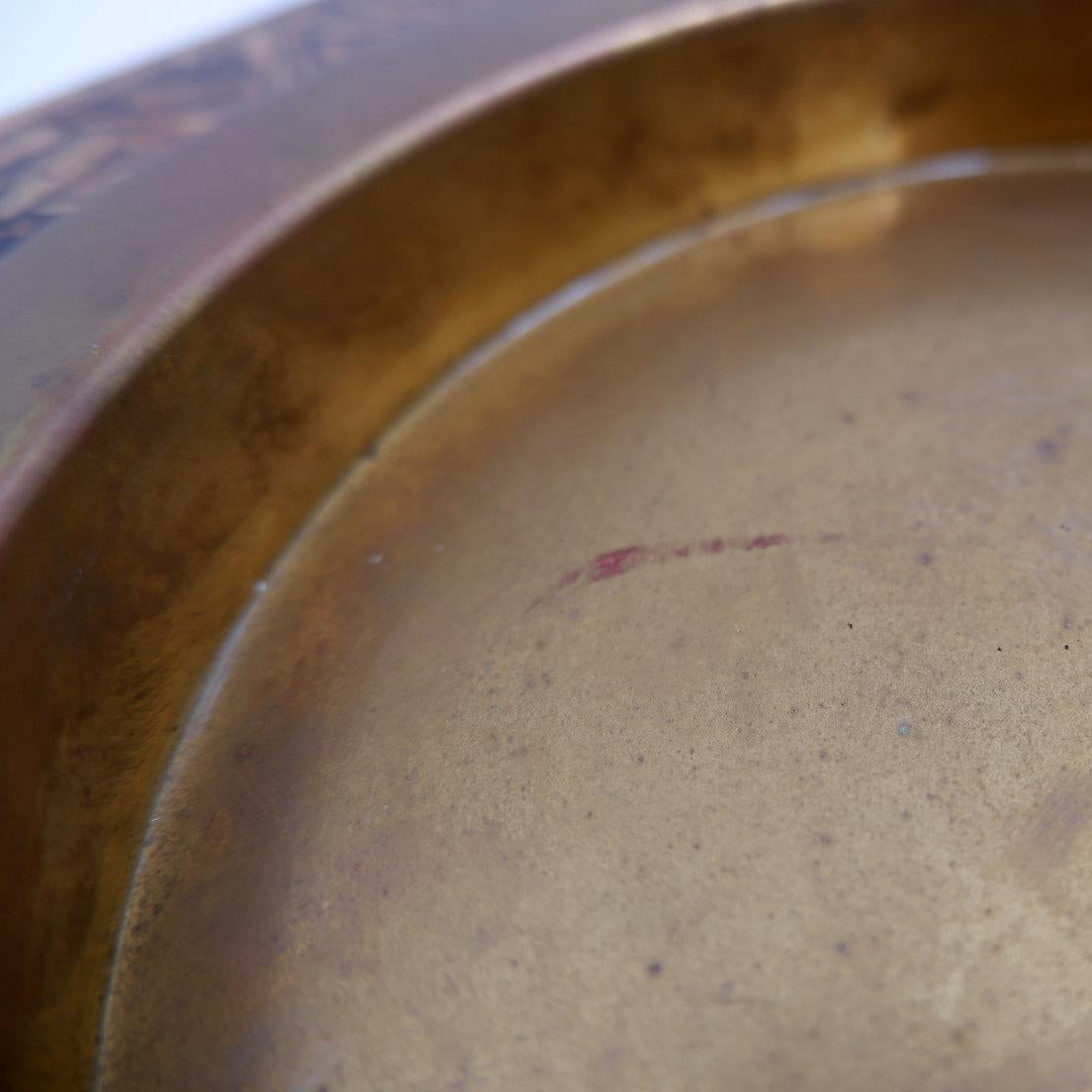 Grand vide poche carré en laiton et époxy avec inclusion de graines en vente 3