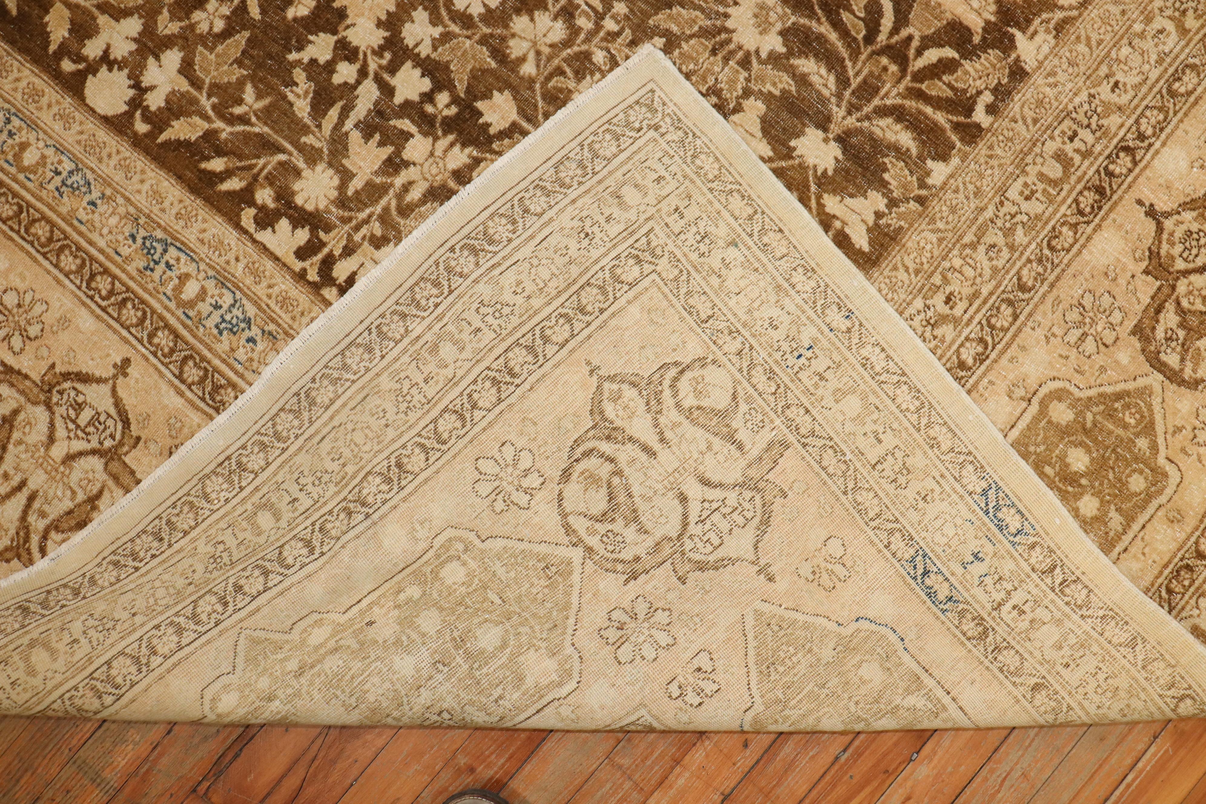 Grand tapis carré persan marron de Tabriz en vente 3