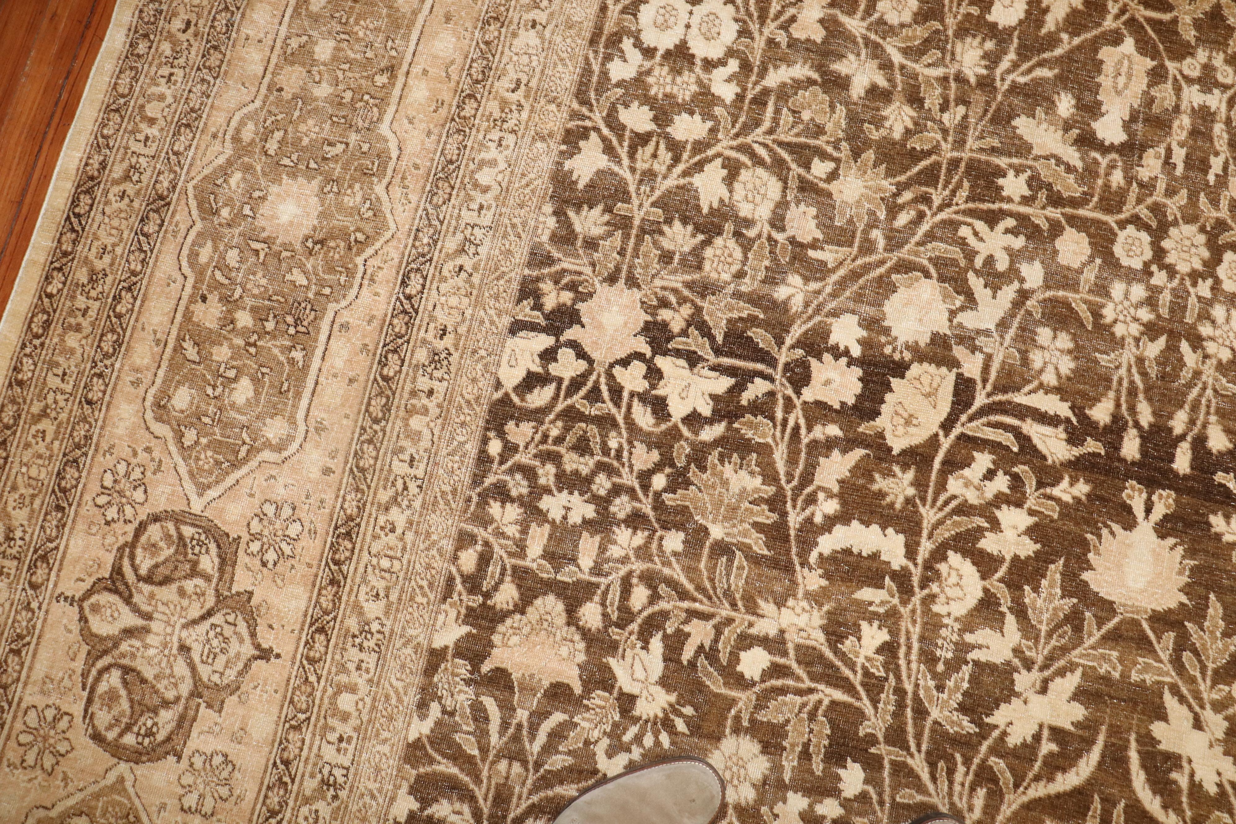 Grand tapis carré persan marron de Tabriz en vente 6