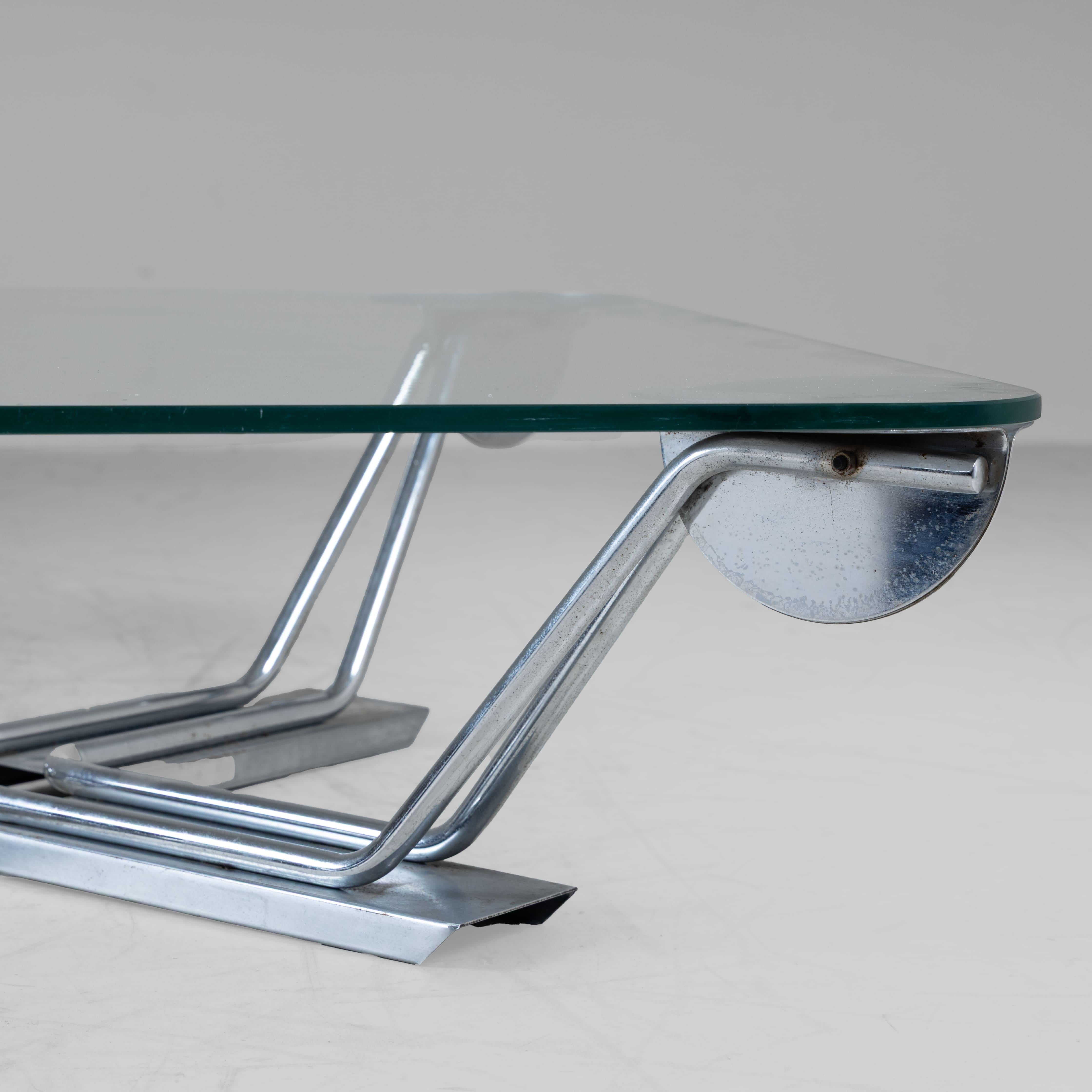 Large square coffee/low table with glass top and steel frame, 1980 space age For Sale 2
