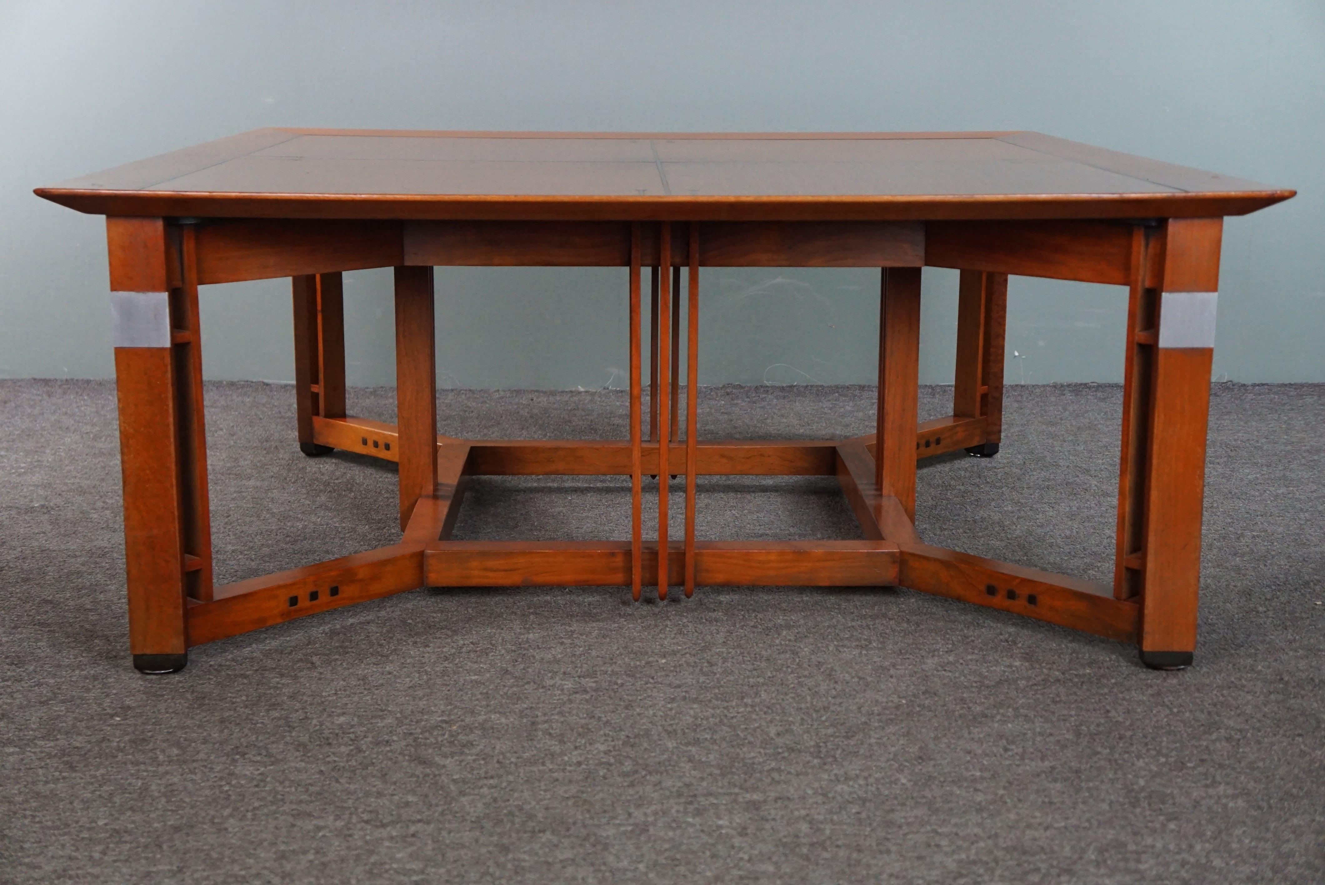 Large square coffee table from Schuitema's Decoforma series. In Good Condition For Sale In Harderwijk, NL