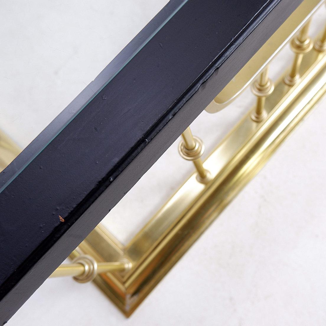 Grande table basse carrée dans une aile de cheminée en vente 4