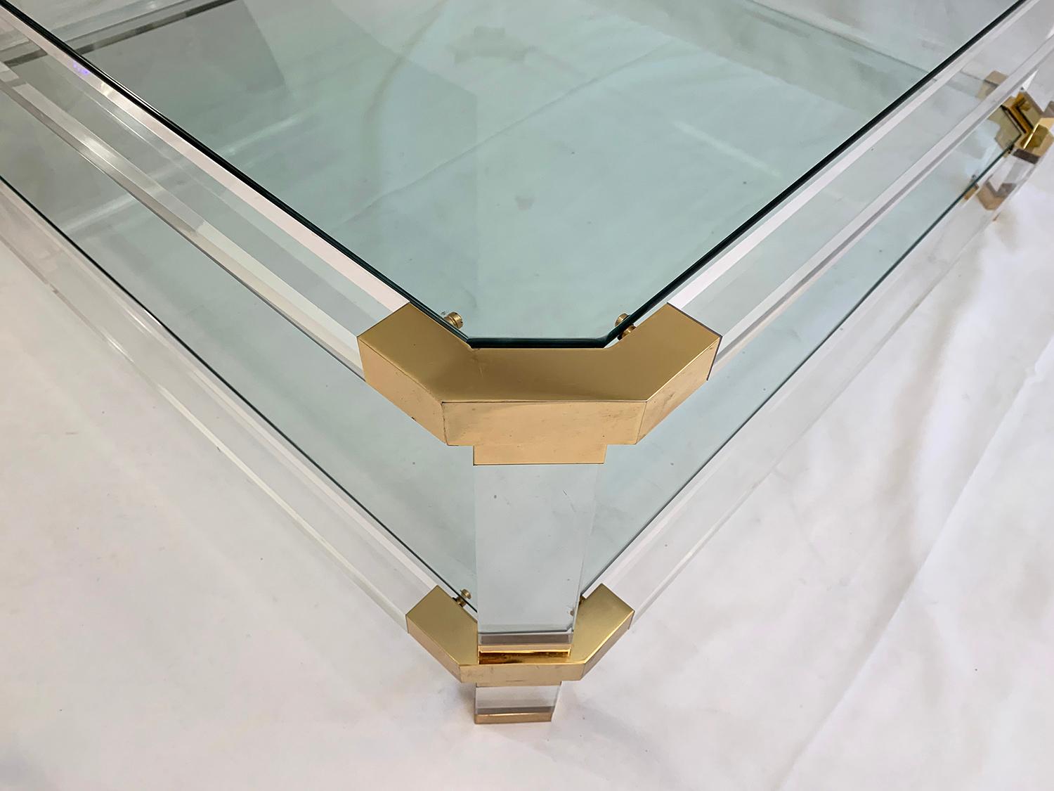 Large Square Coffee Table, Lucite and Brass, Italy, 1970 In Good Condition For Sale In Brussels, Brussels