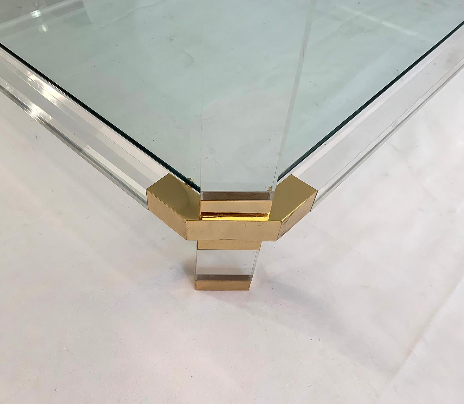 Late 20th Century Large Square Coffee Table, Lucite and Brass, Italy, 1970 For Sale